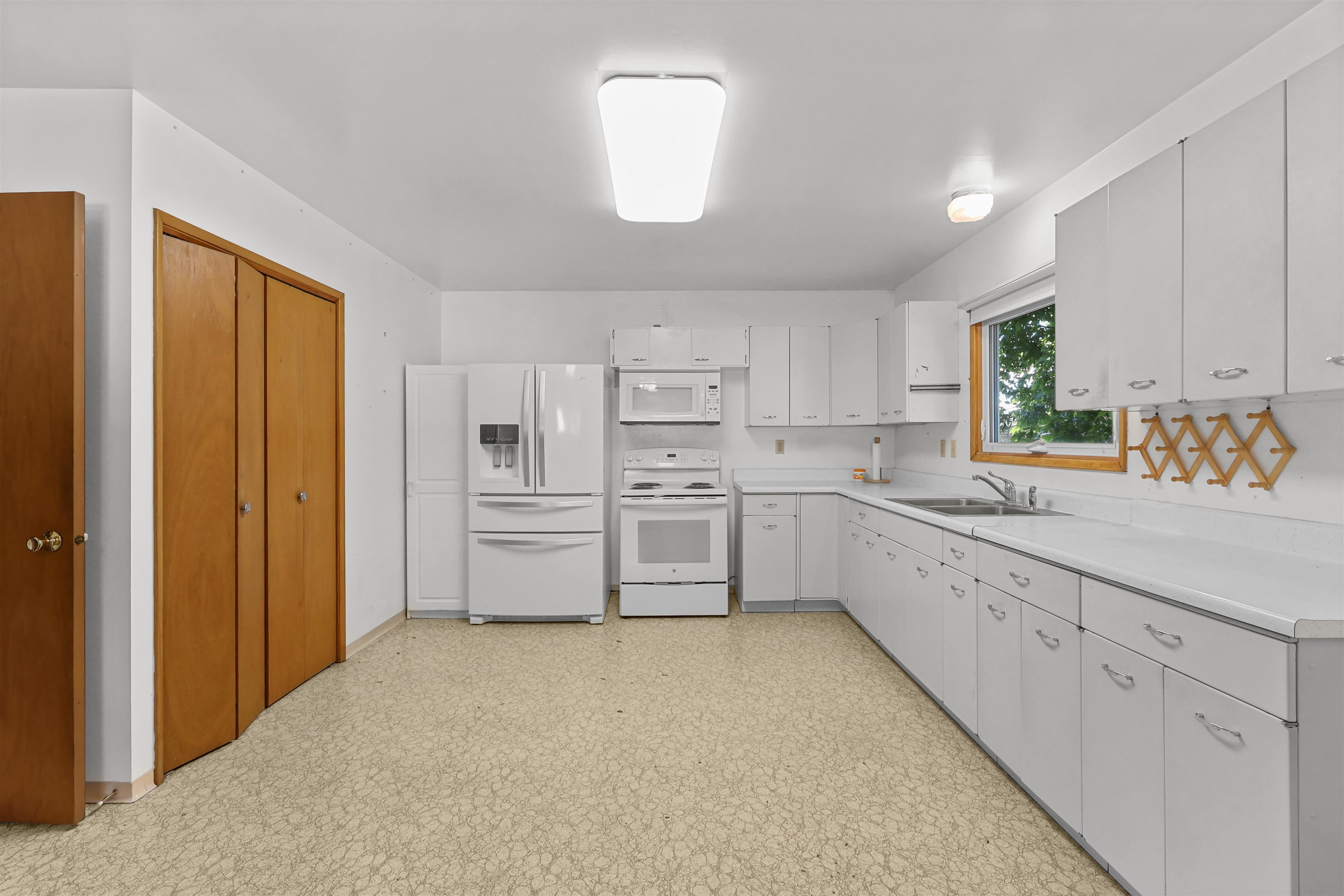 216 W Cole Ave - Photo 24