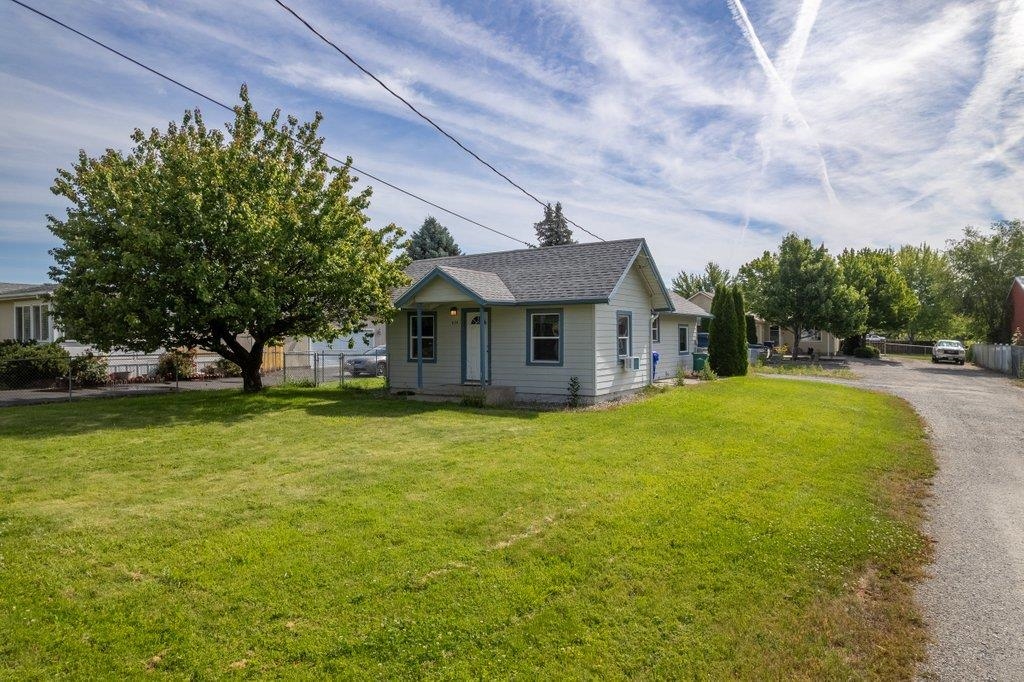 824 N MAMER AVE Ave - Photo 4