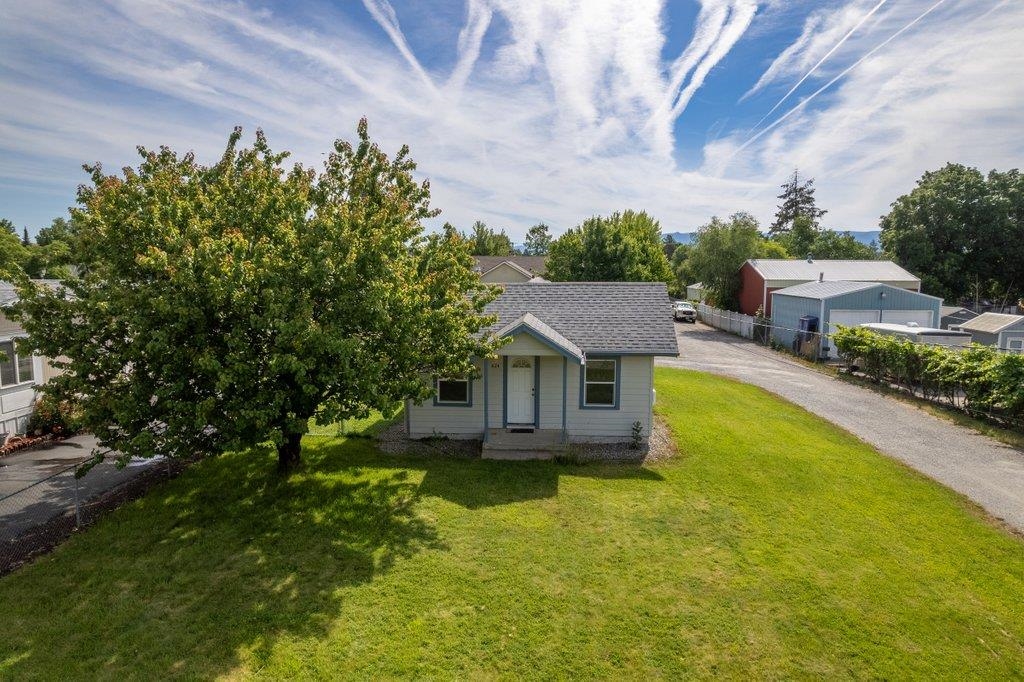 824 N MAMER AVE Ave - Photo 16