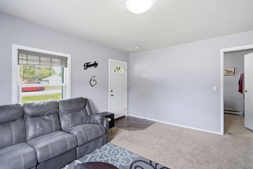 824 N MAMER AVE Ave - Photo 21
