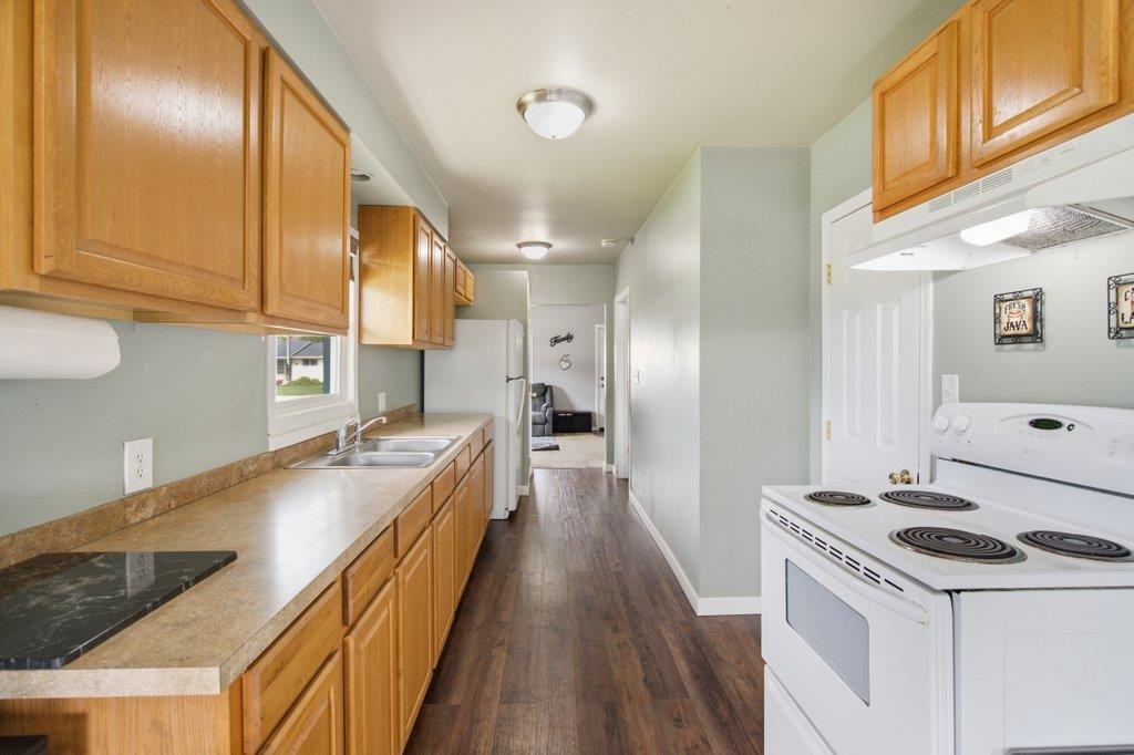 824 N MAMER AVE Ave - Photo 26