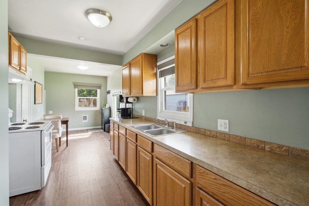 824 N MAMER AVE Ave - Photo 27