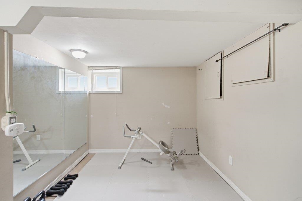 824 N MAMER AVE Ave - Photo 28