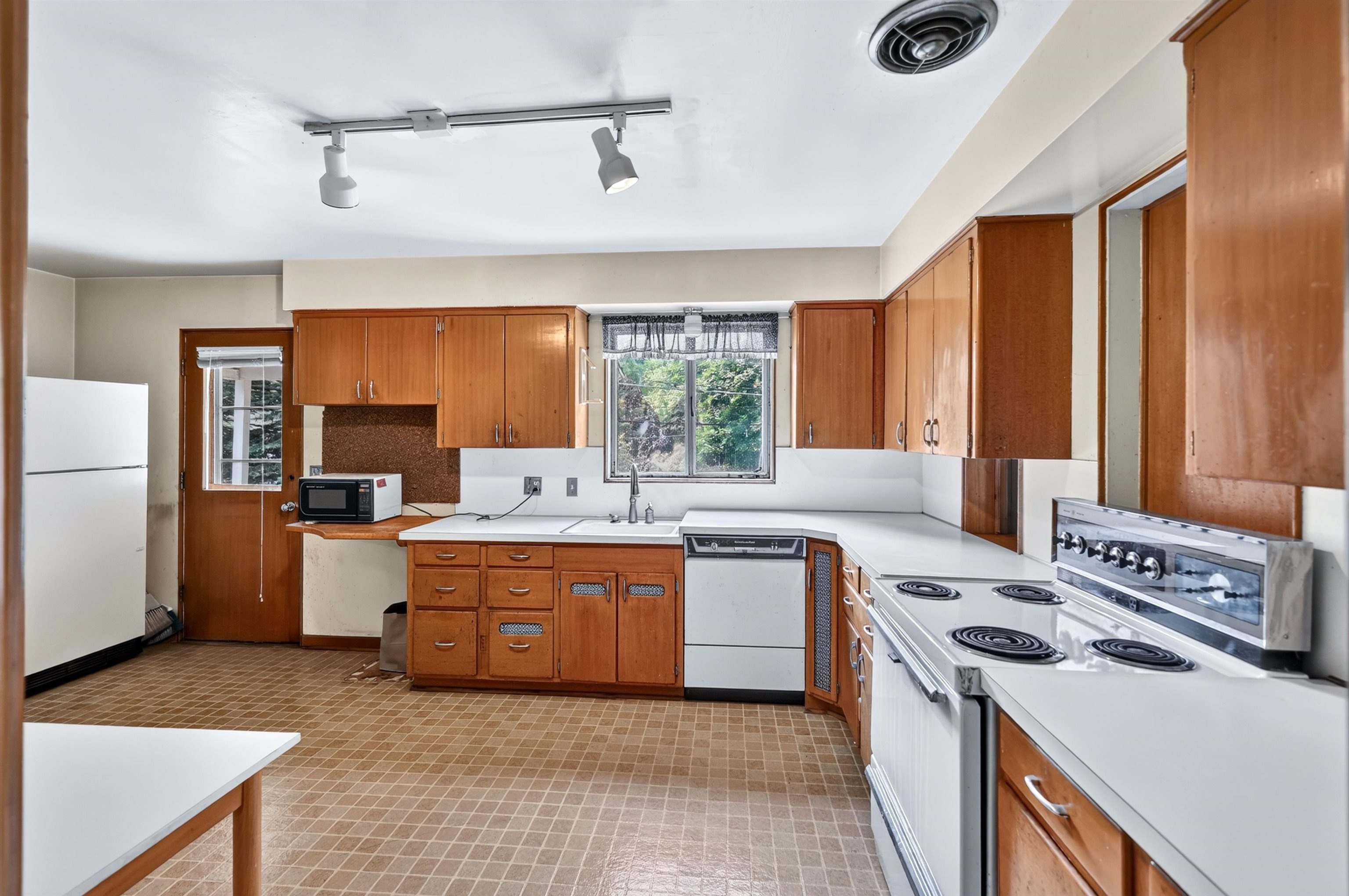 740 E Plateau Rd - Photo 10