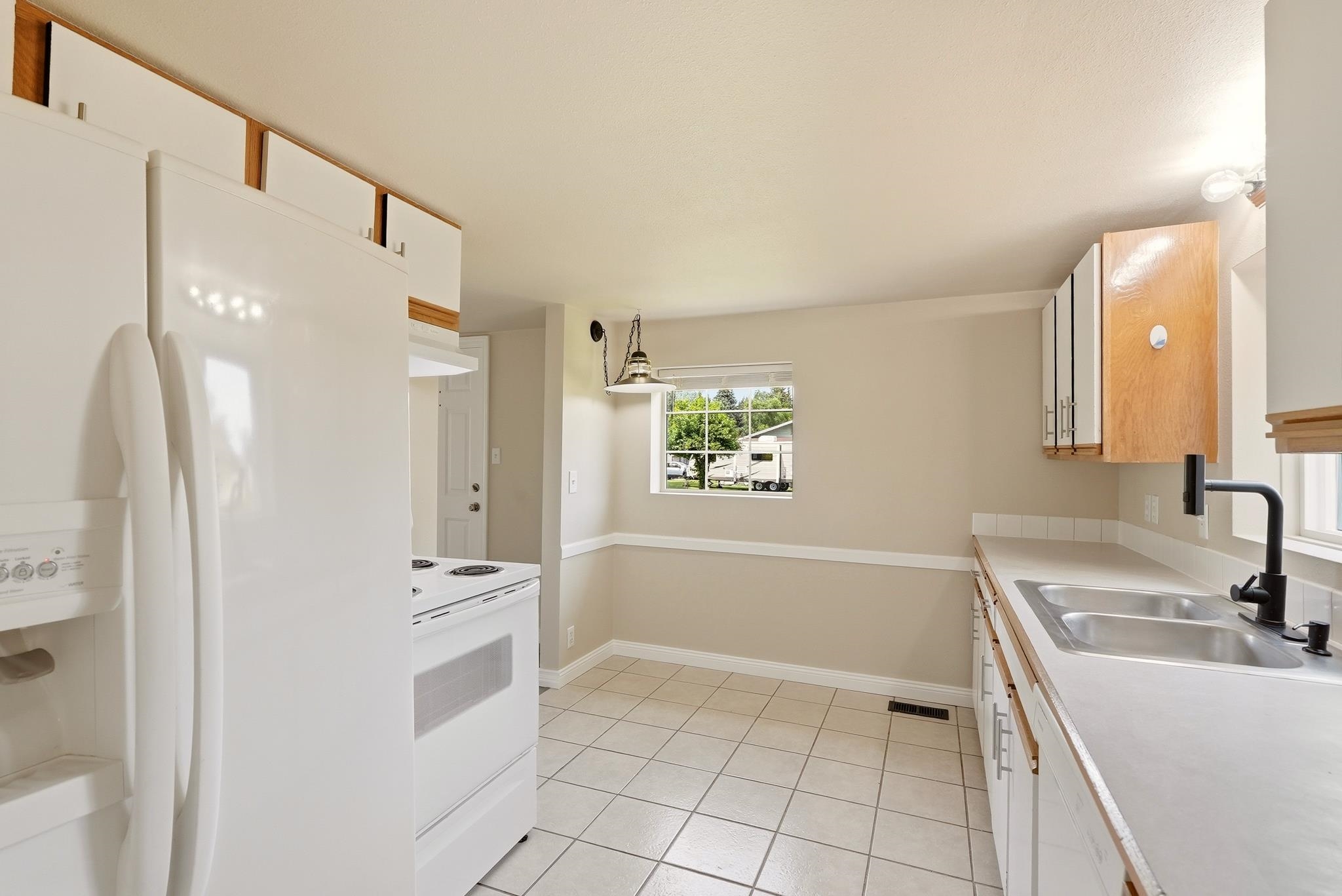 525 W Holland Ave - Photo 10
