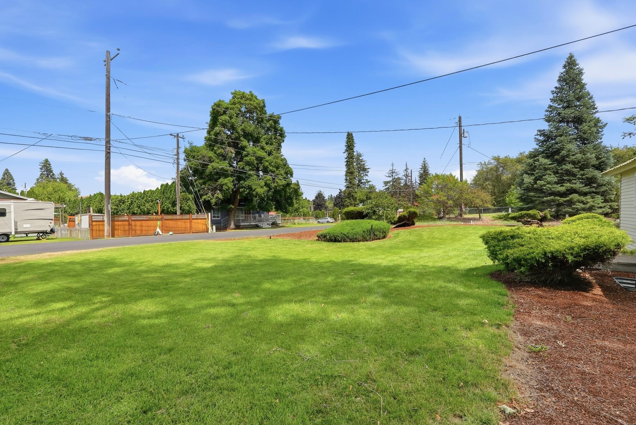 525 W Holland Ave - Photo 27