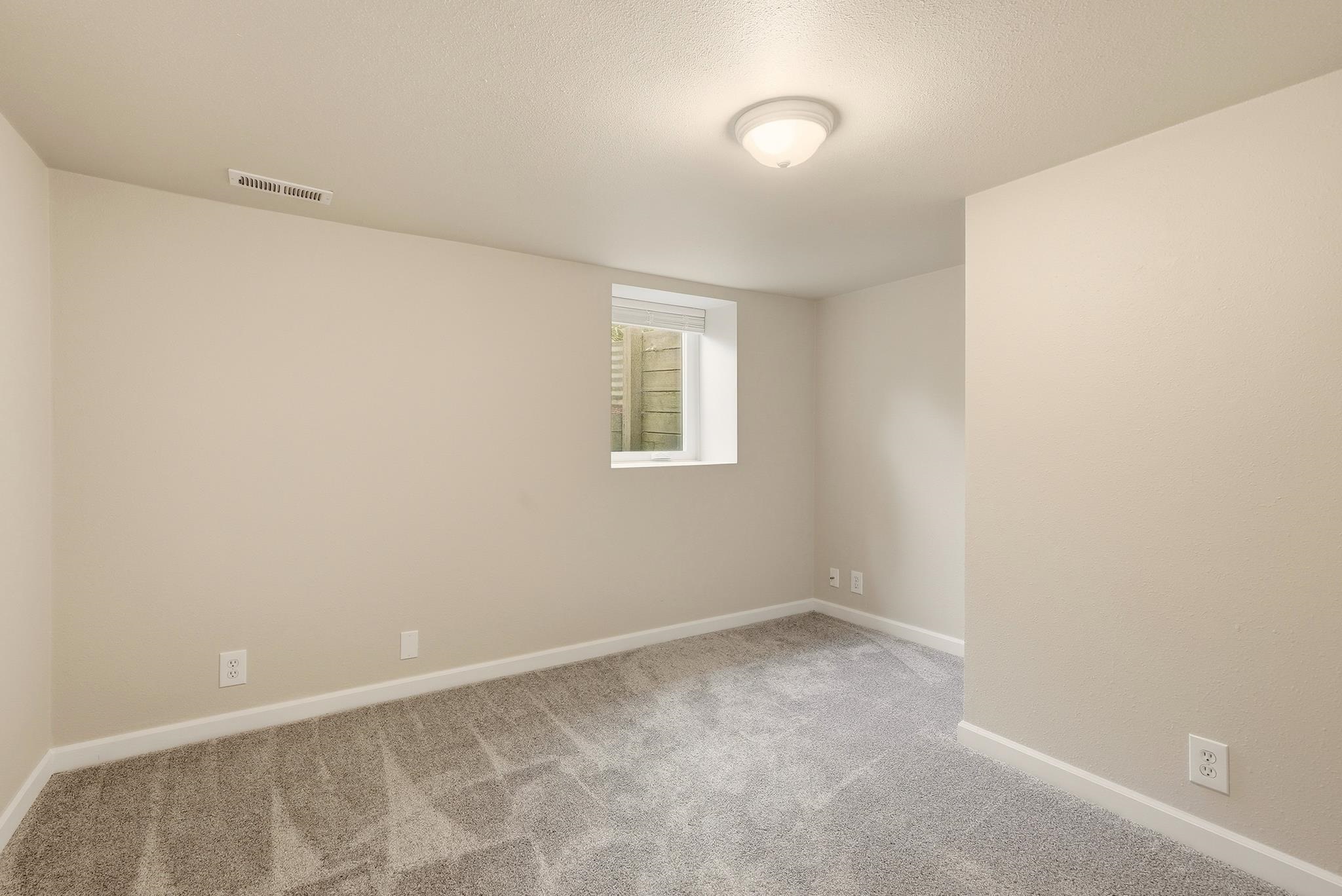 525 W Holland Ave - Photo 16