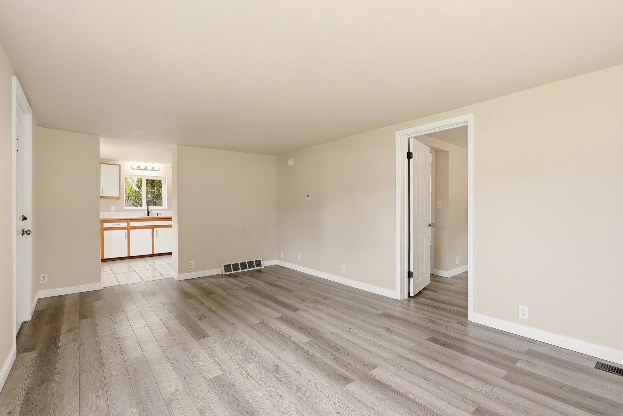 525 W Holland Ave - Photo 14