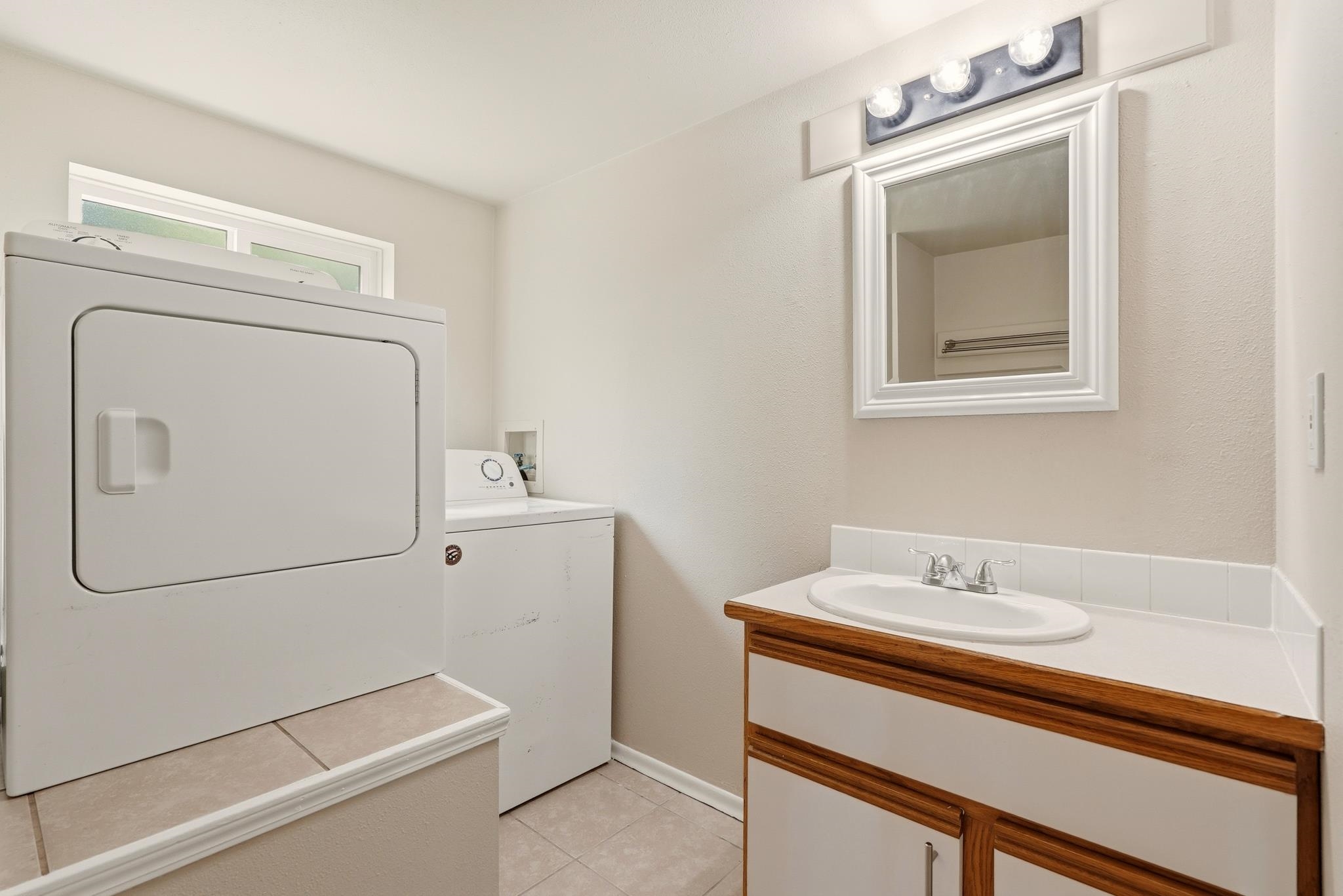 525 W Holland Ave - Photo 13