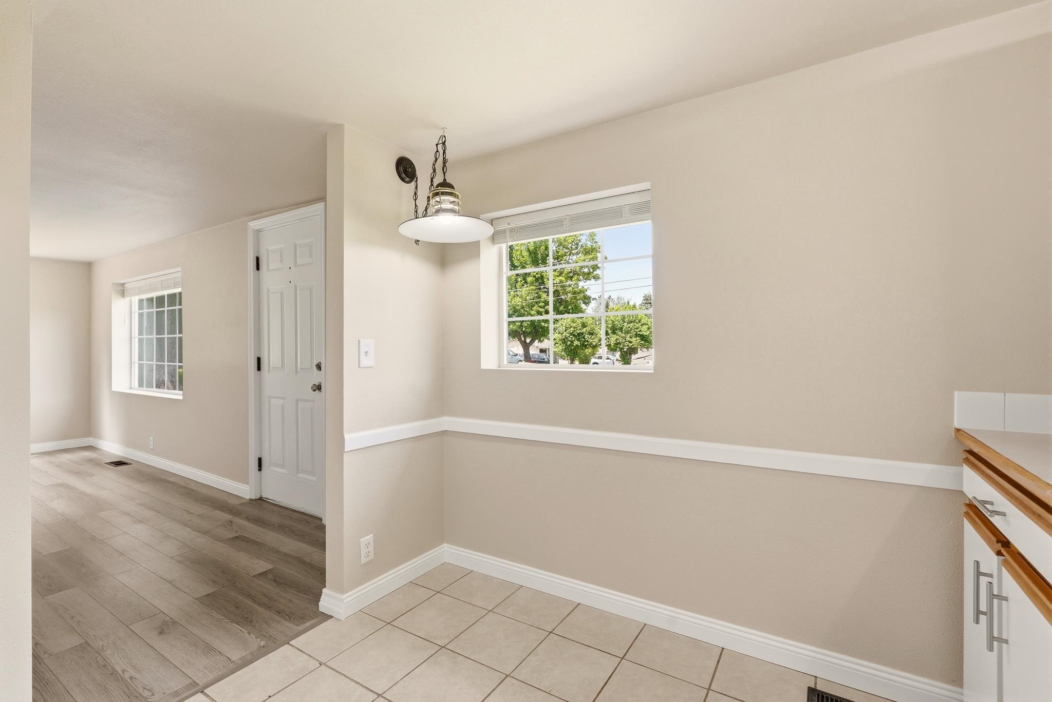 525 W Holland Ave - Photo 19