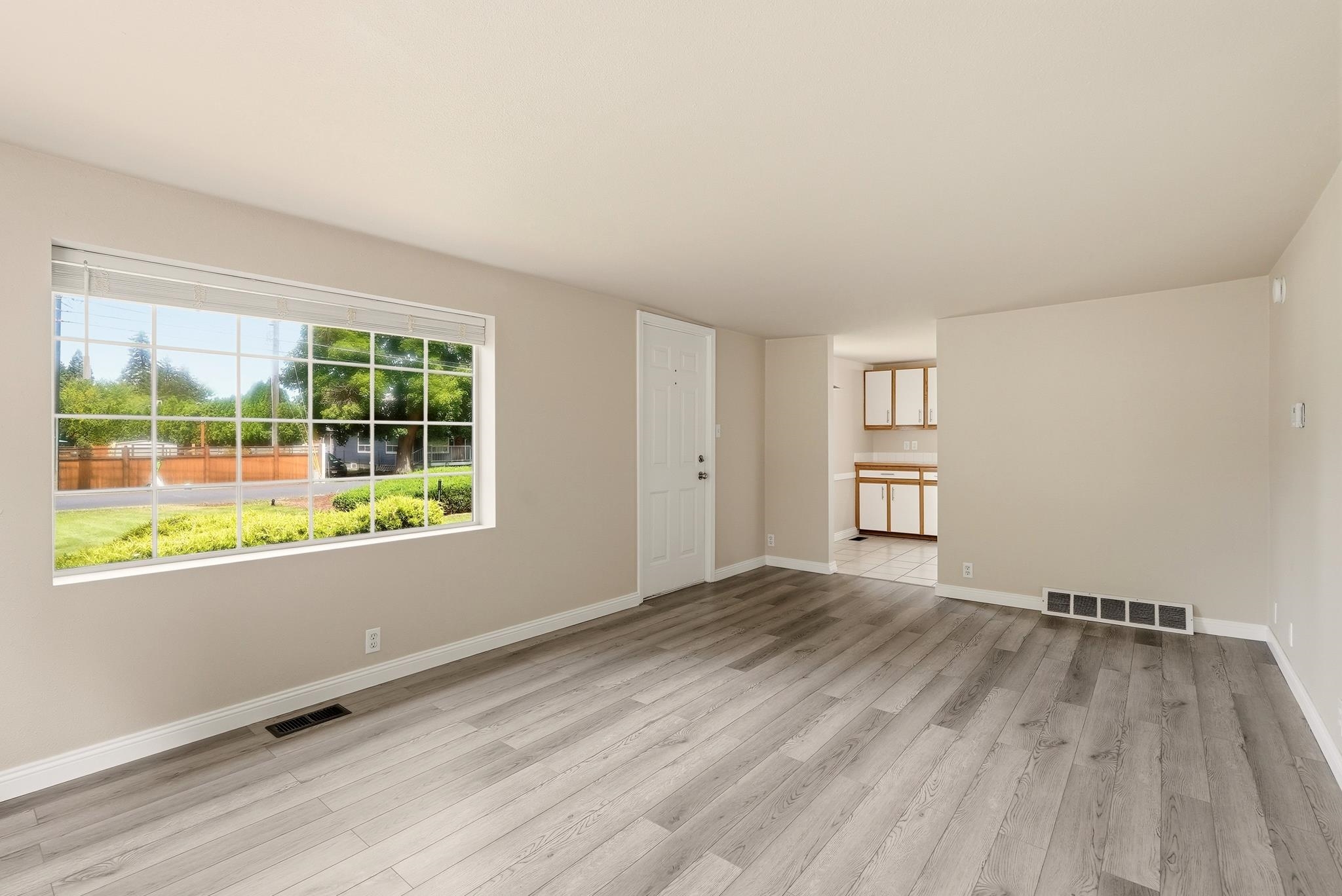 525 W Holland Ave - Photo 8