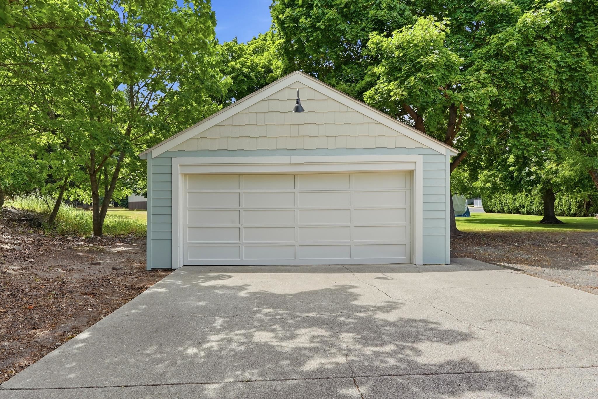 525 W Holland Ave - Photo 26