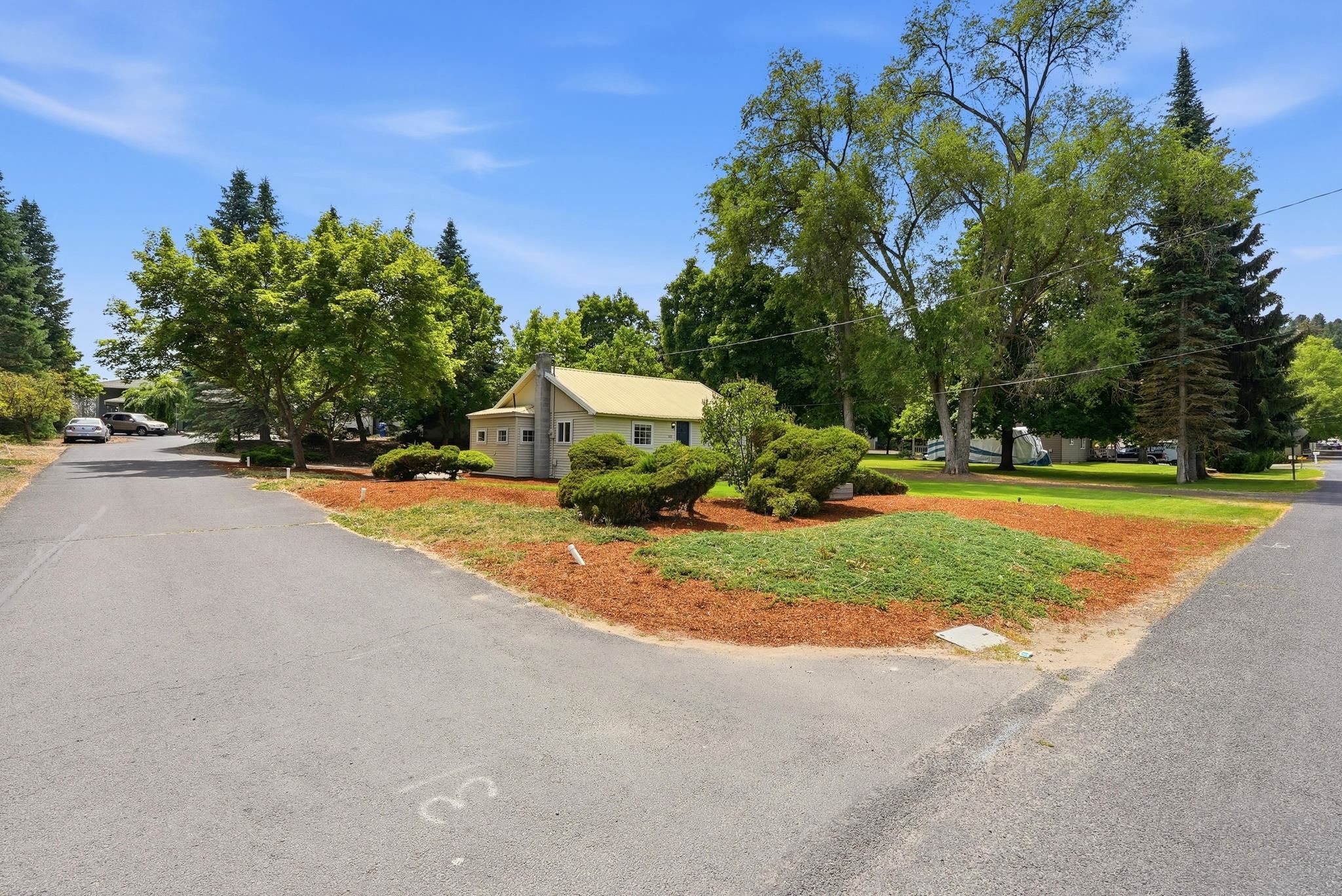 525 W Holland Ave - Photo 28