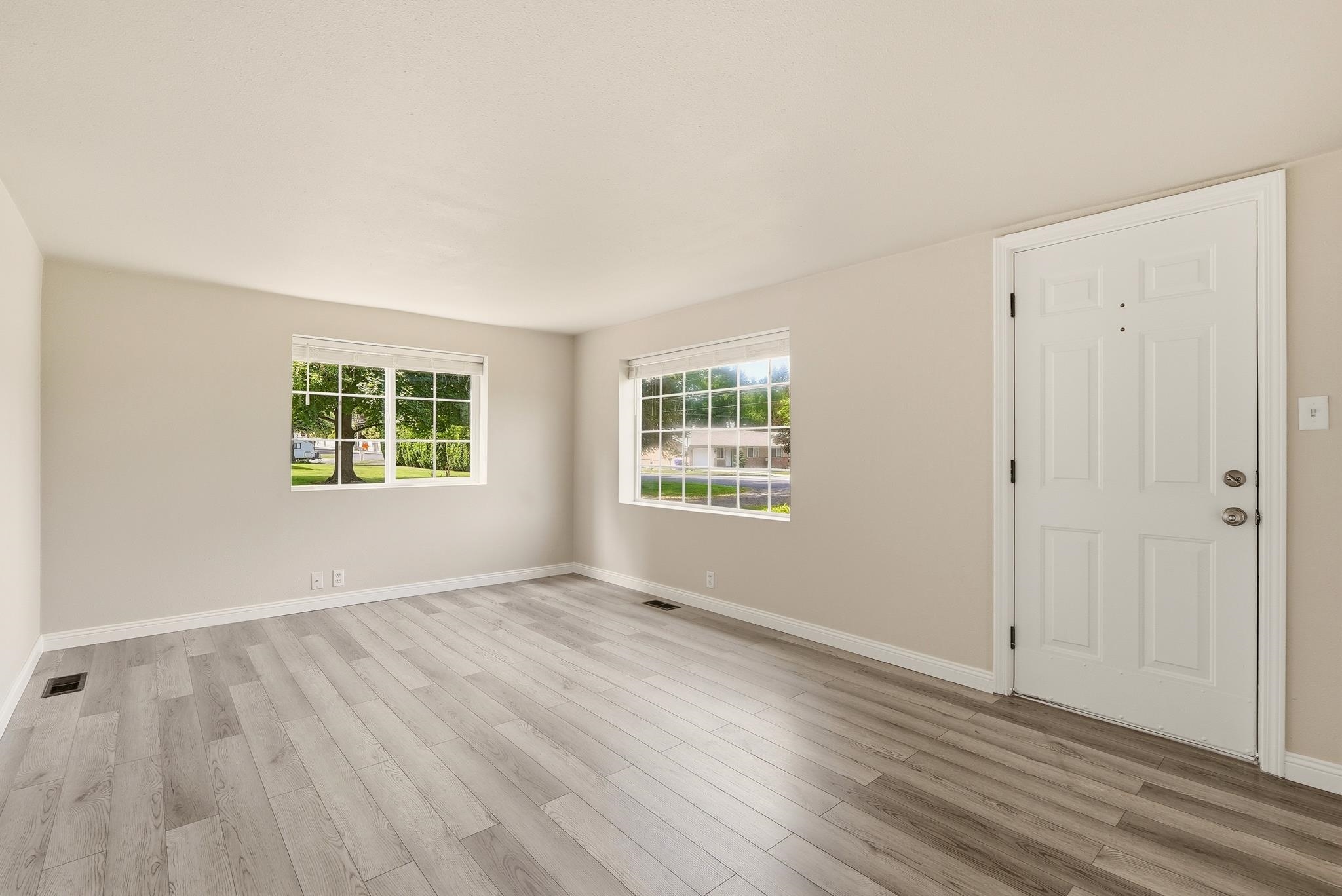 525 W Holland Ave - Photo 7