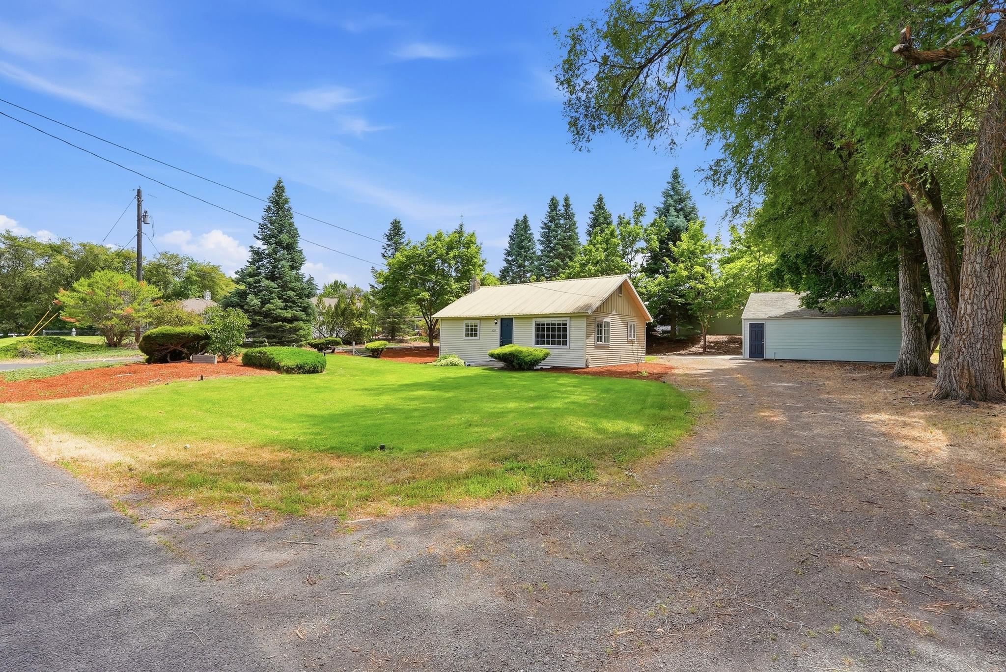 525 W Holland Ave - Photo 33