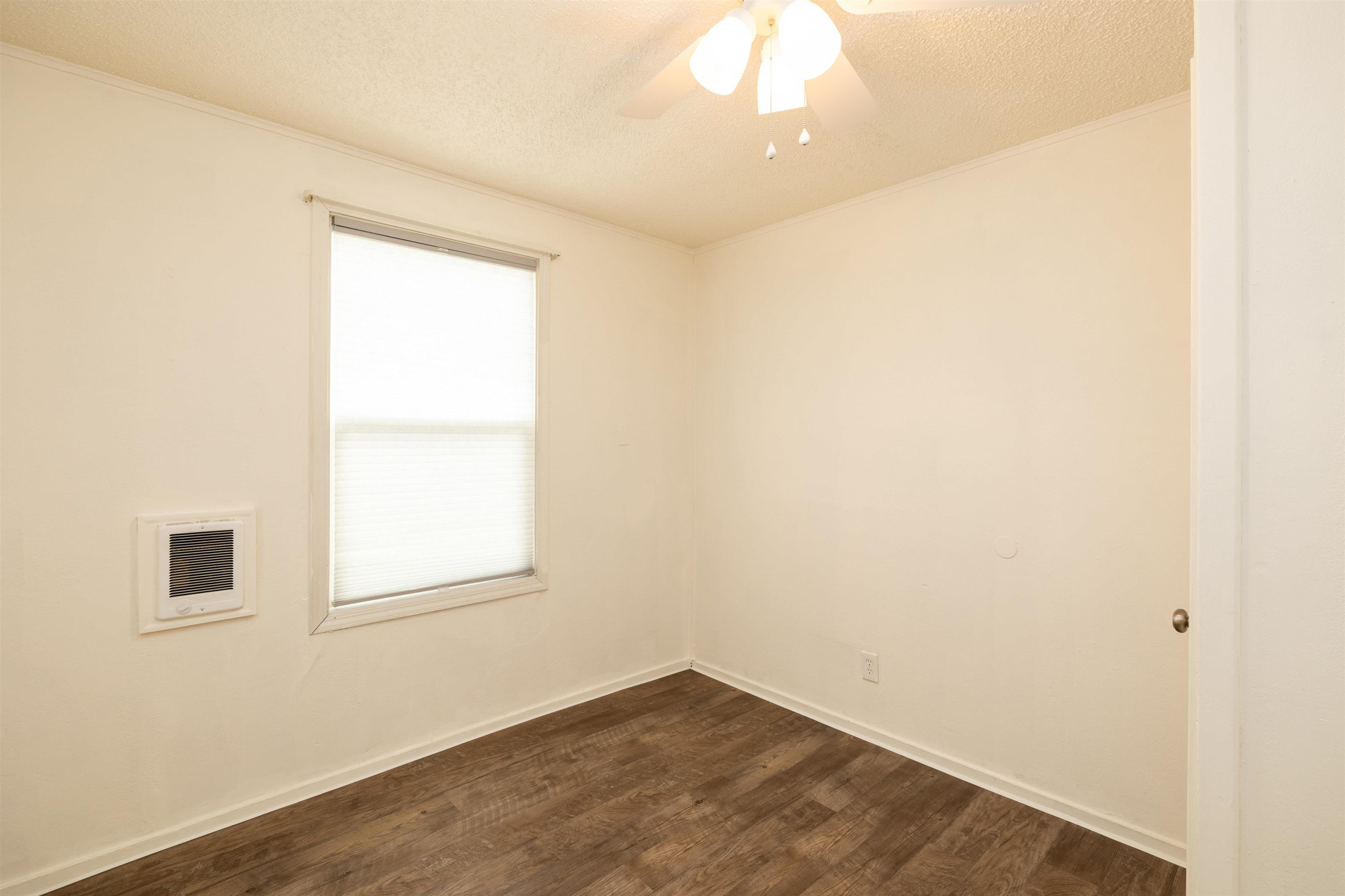 8908-8912 E Main Ave - Photo 12