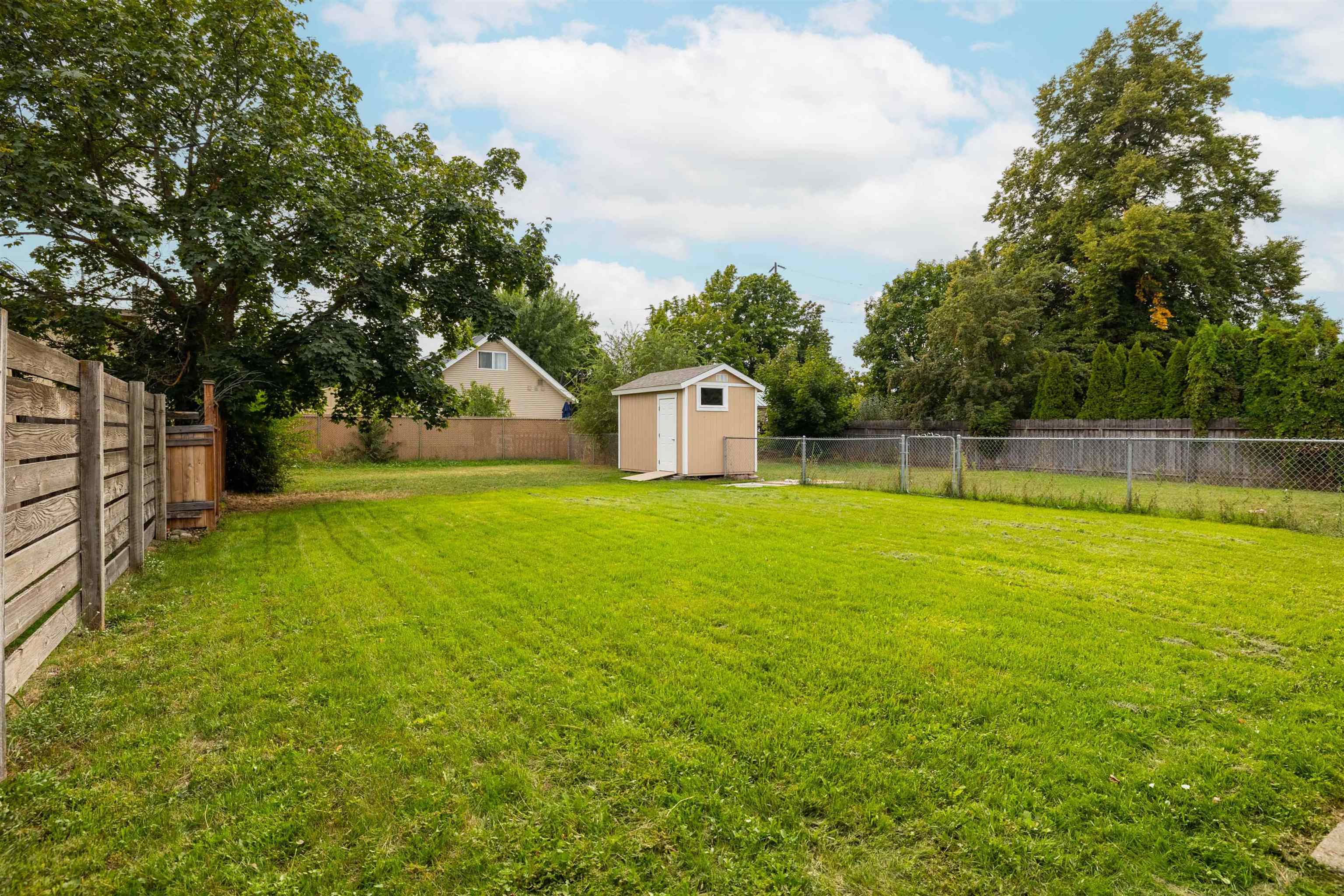 8908-8912 E Main Ave - Photo 21