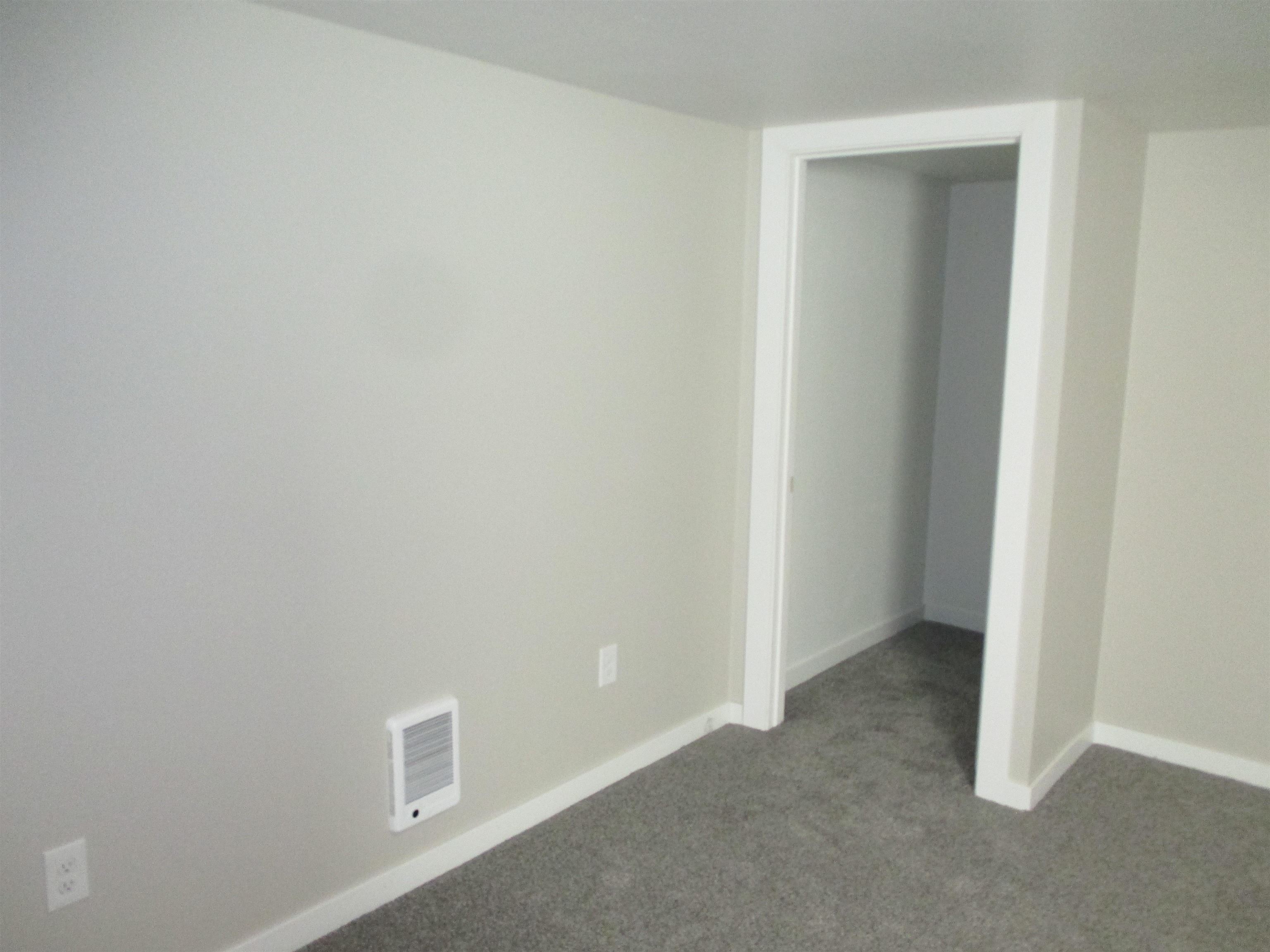 557 E Broad Ave - Photo 6