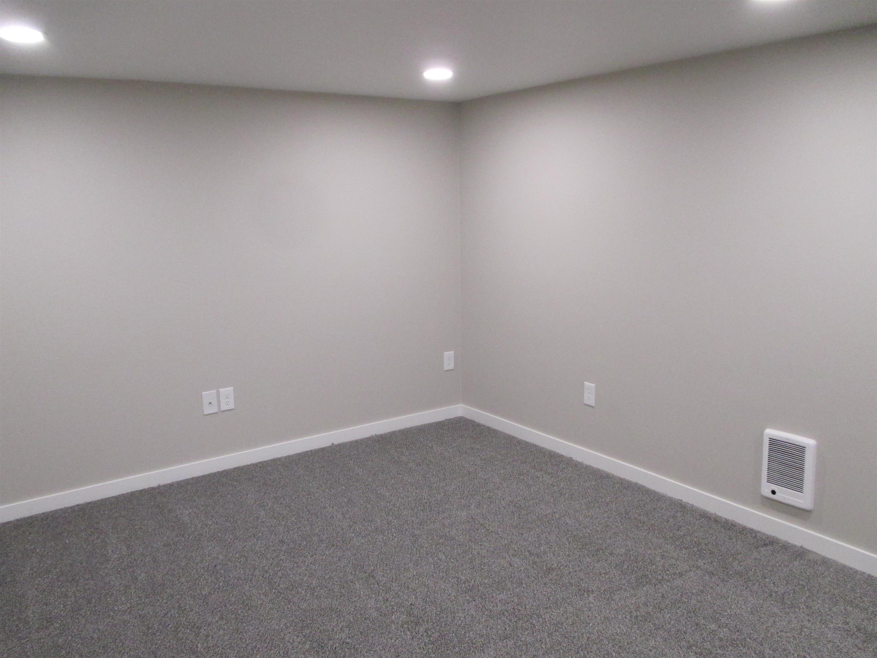 557 E Broad Ave - Photo 7