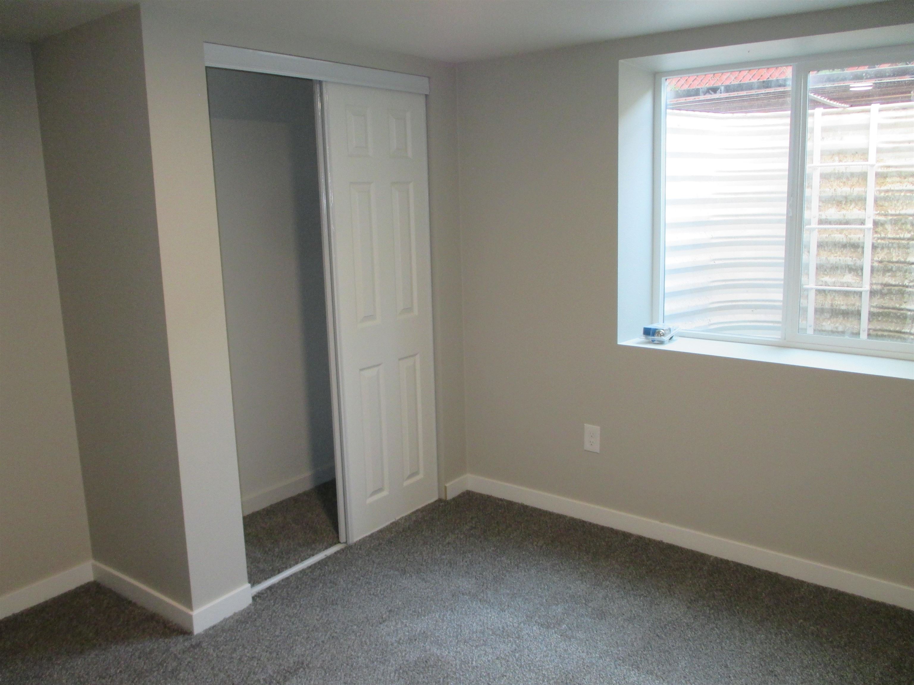 557 E Broad Ave - Photo 8
