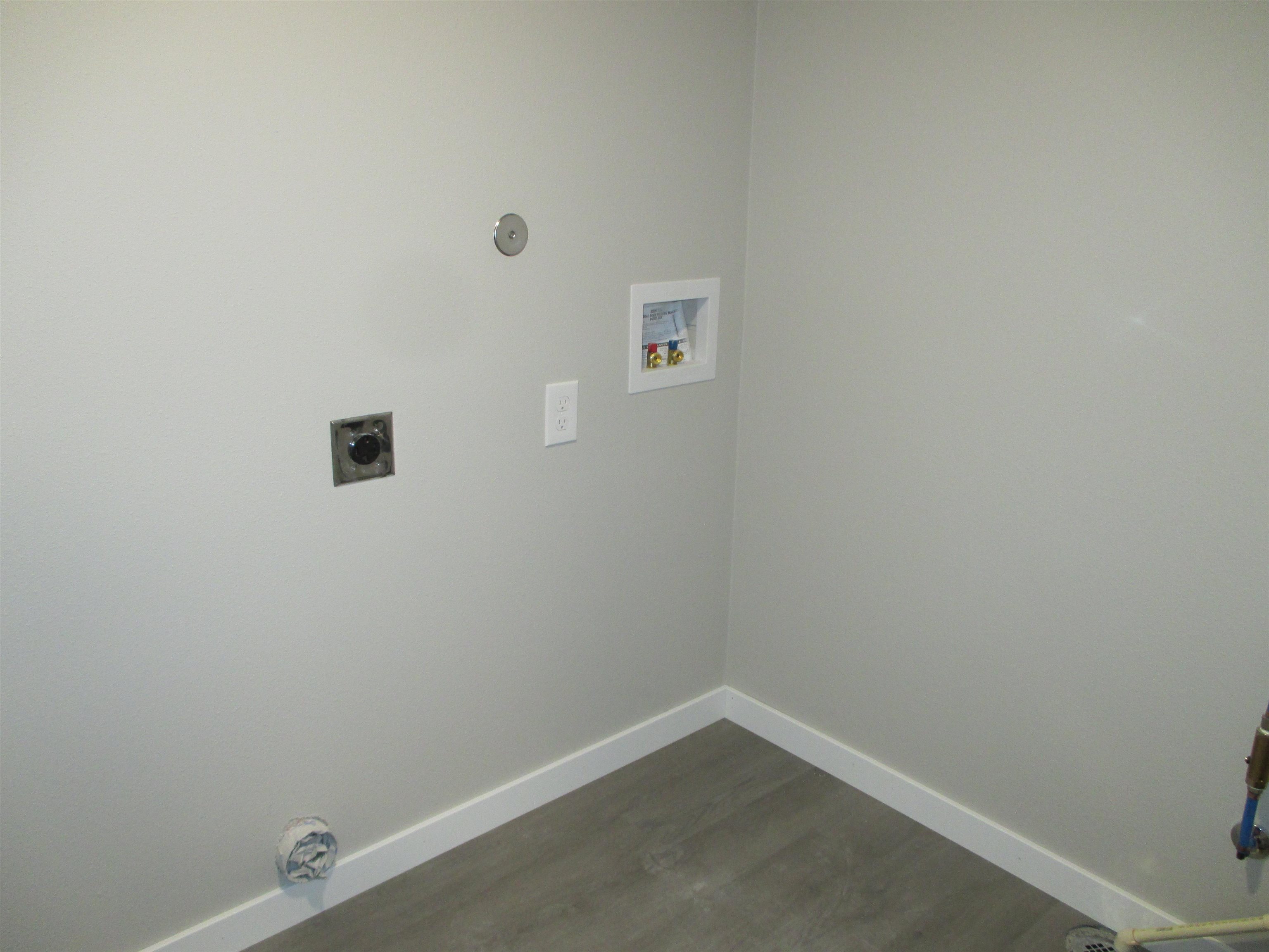 557 E Broad Ave - Photo 9