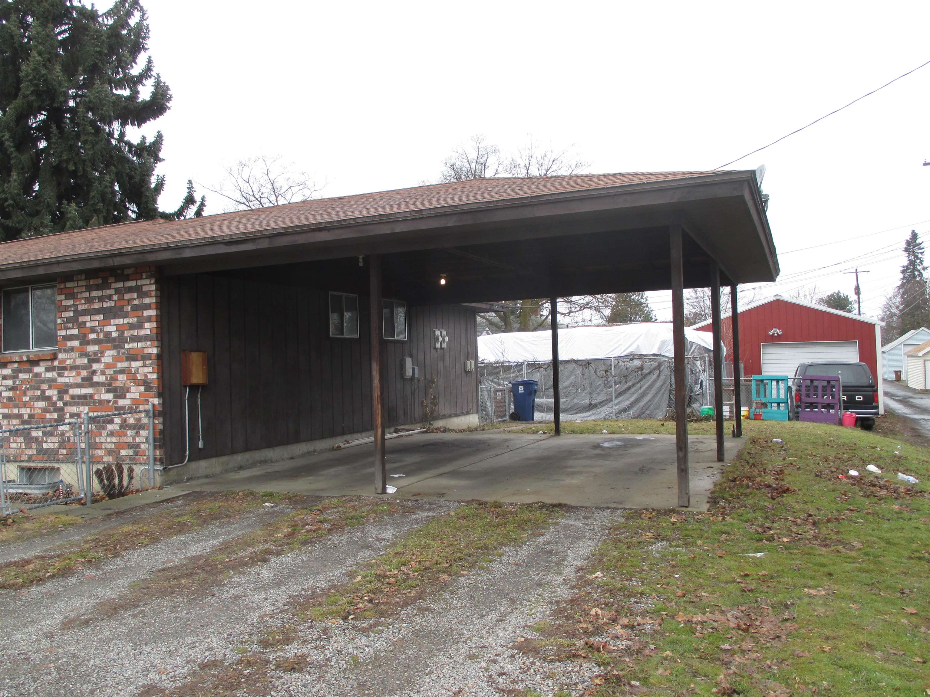 557 E Broad Ave - Photo 3