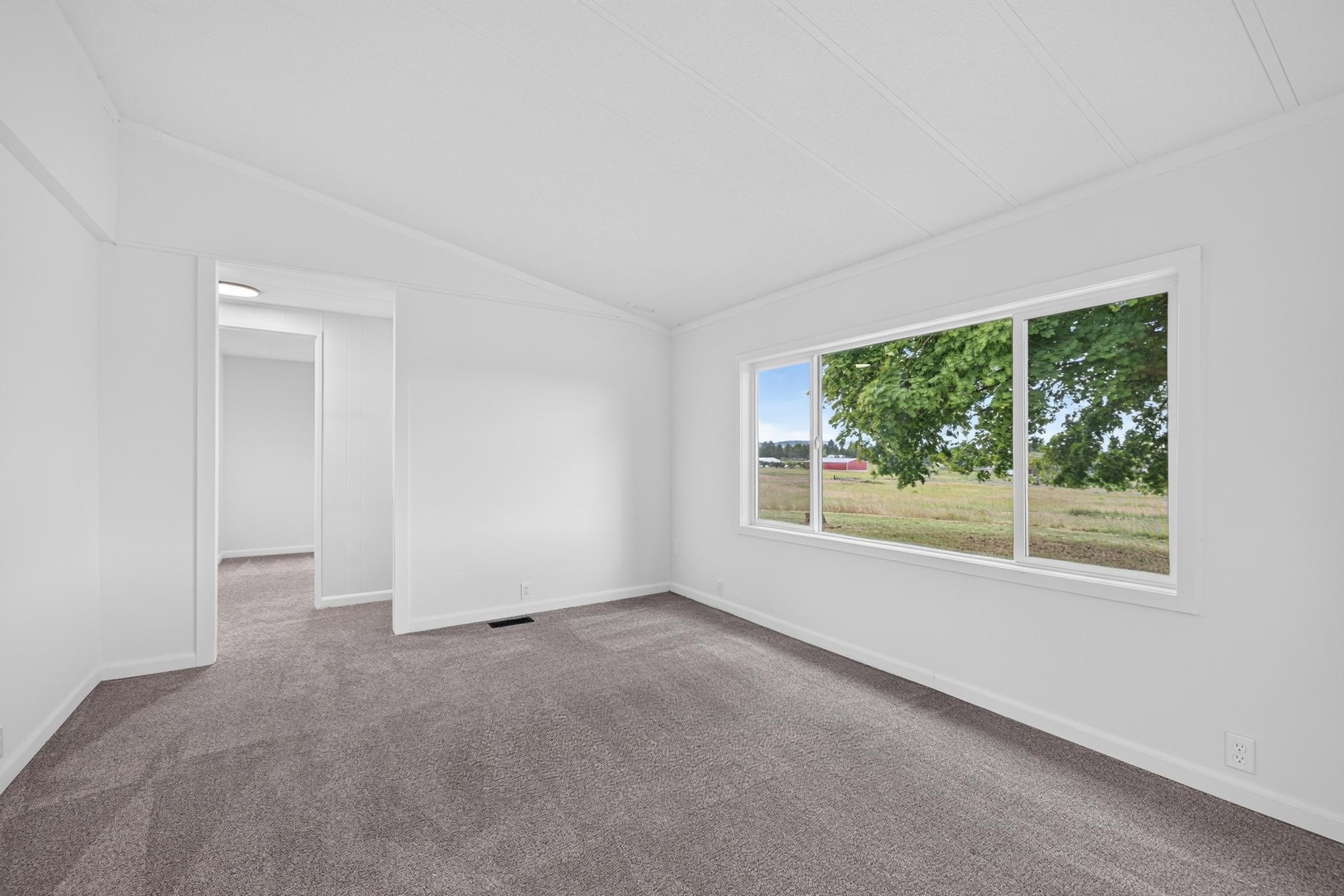10215 E Day Mt Spokane Rd - Photo 4