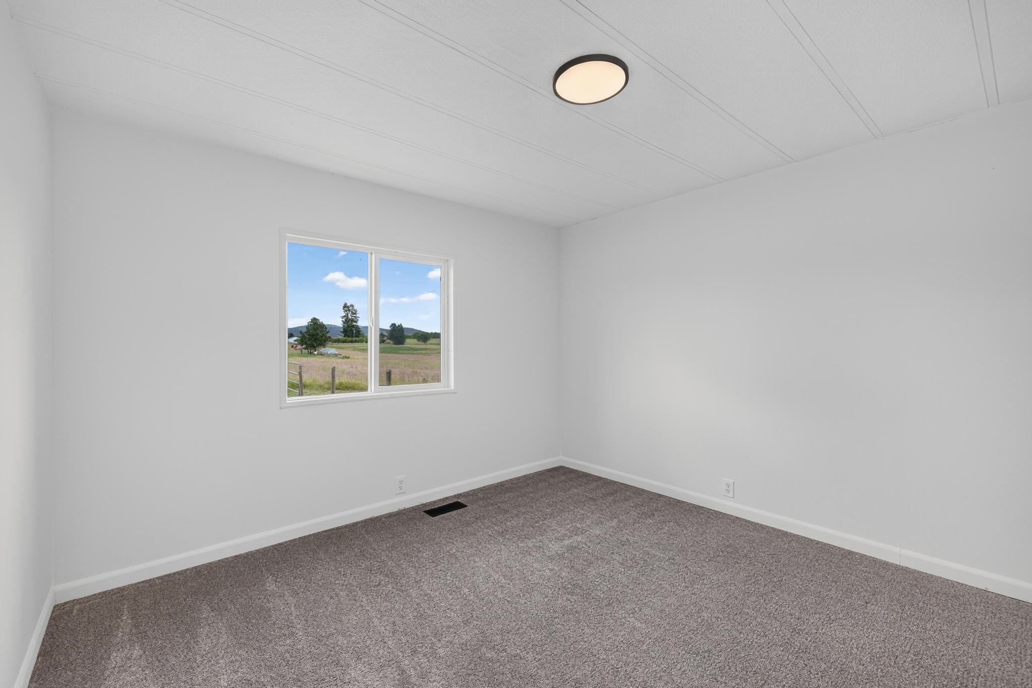 10215 E Day Mt Spokane Rd - Photo 16