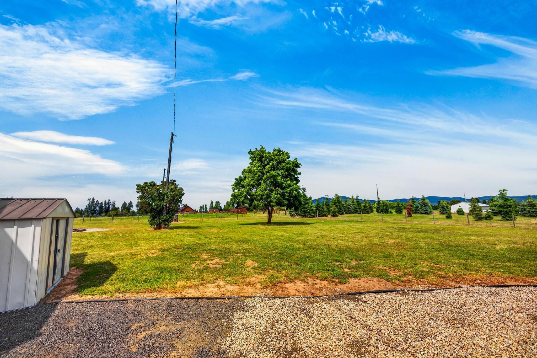 10215 E Day Mt Spokane Rd - Photo 28