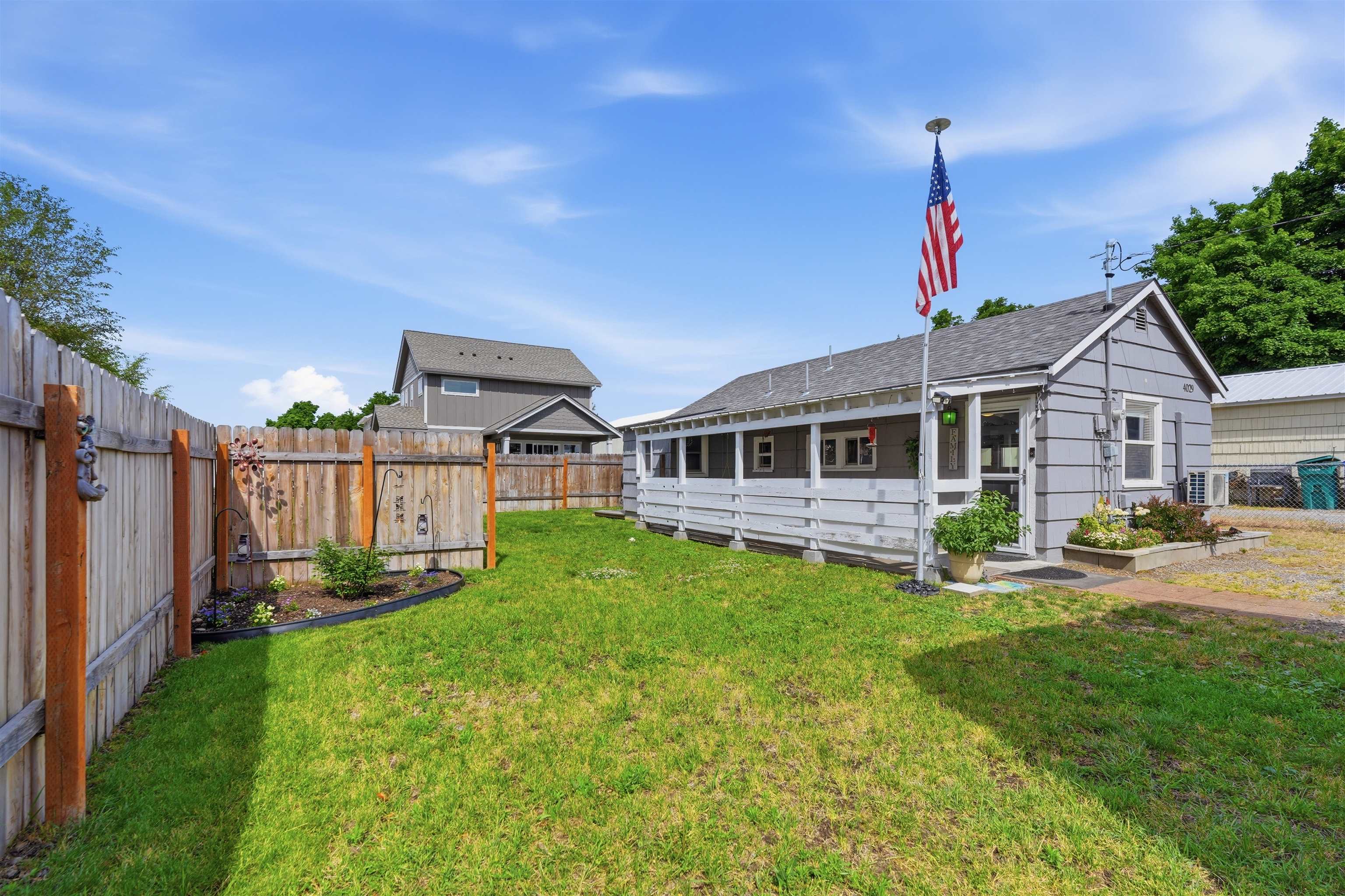 4029 N Willow Rd - Photo 1