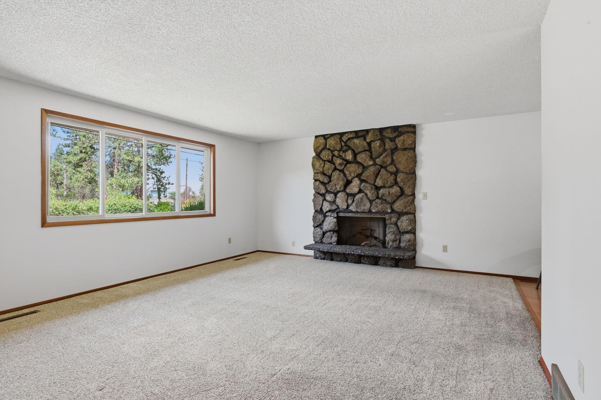 2306 E 37th Ave - Photo 5