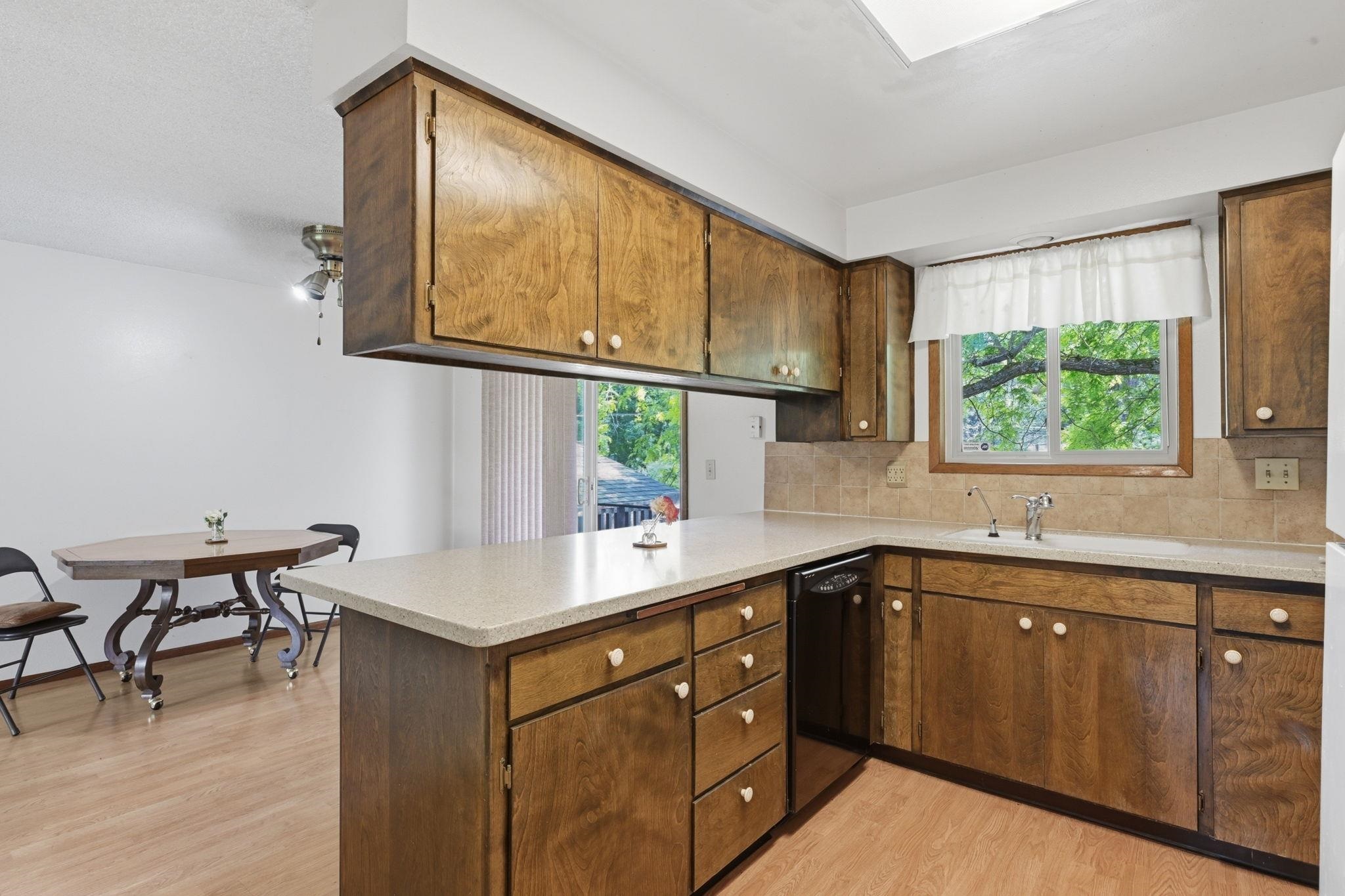 2306 E 37th Ave - Photo 10