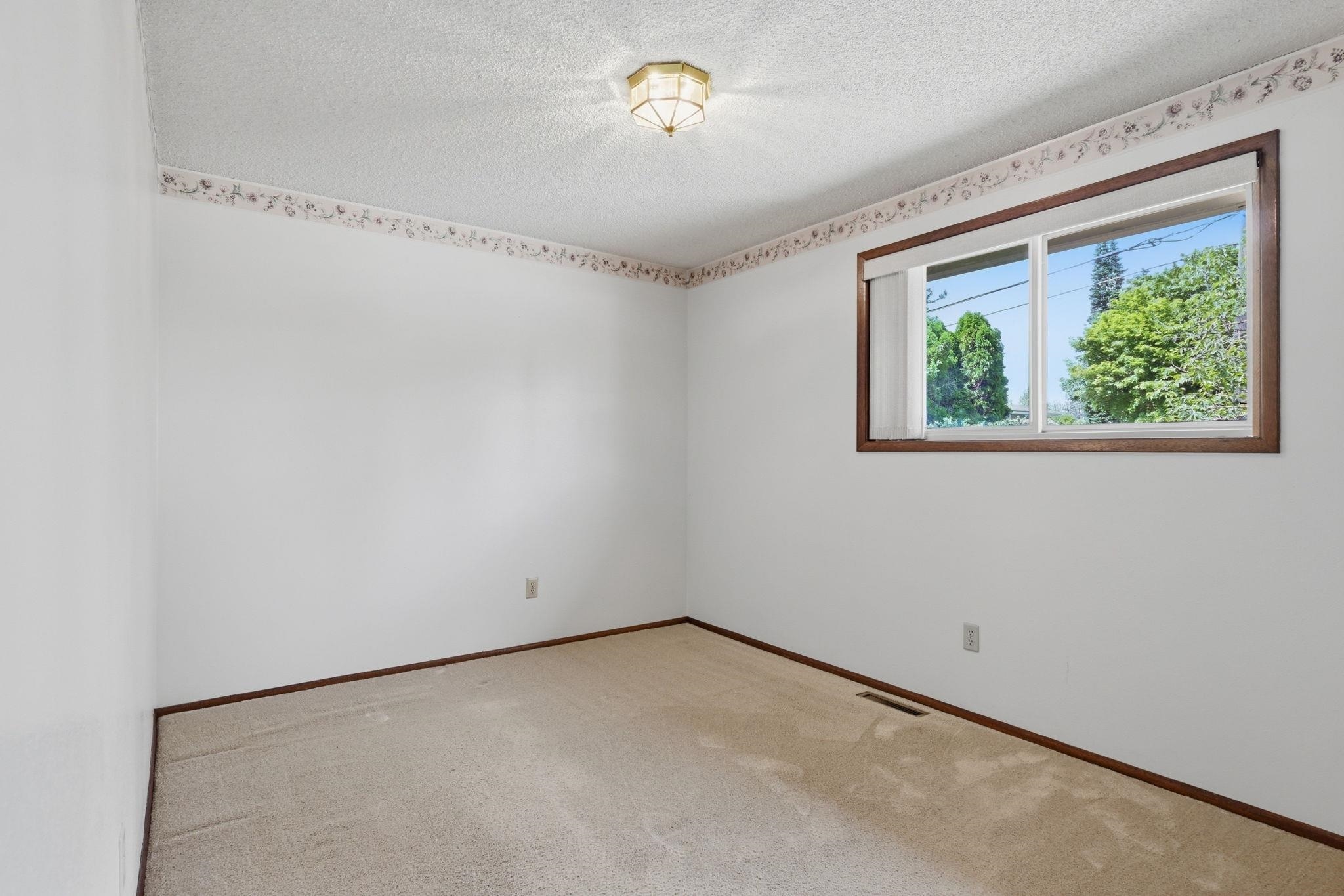 2306 E 37th Ave - Photo 18