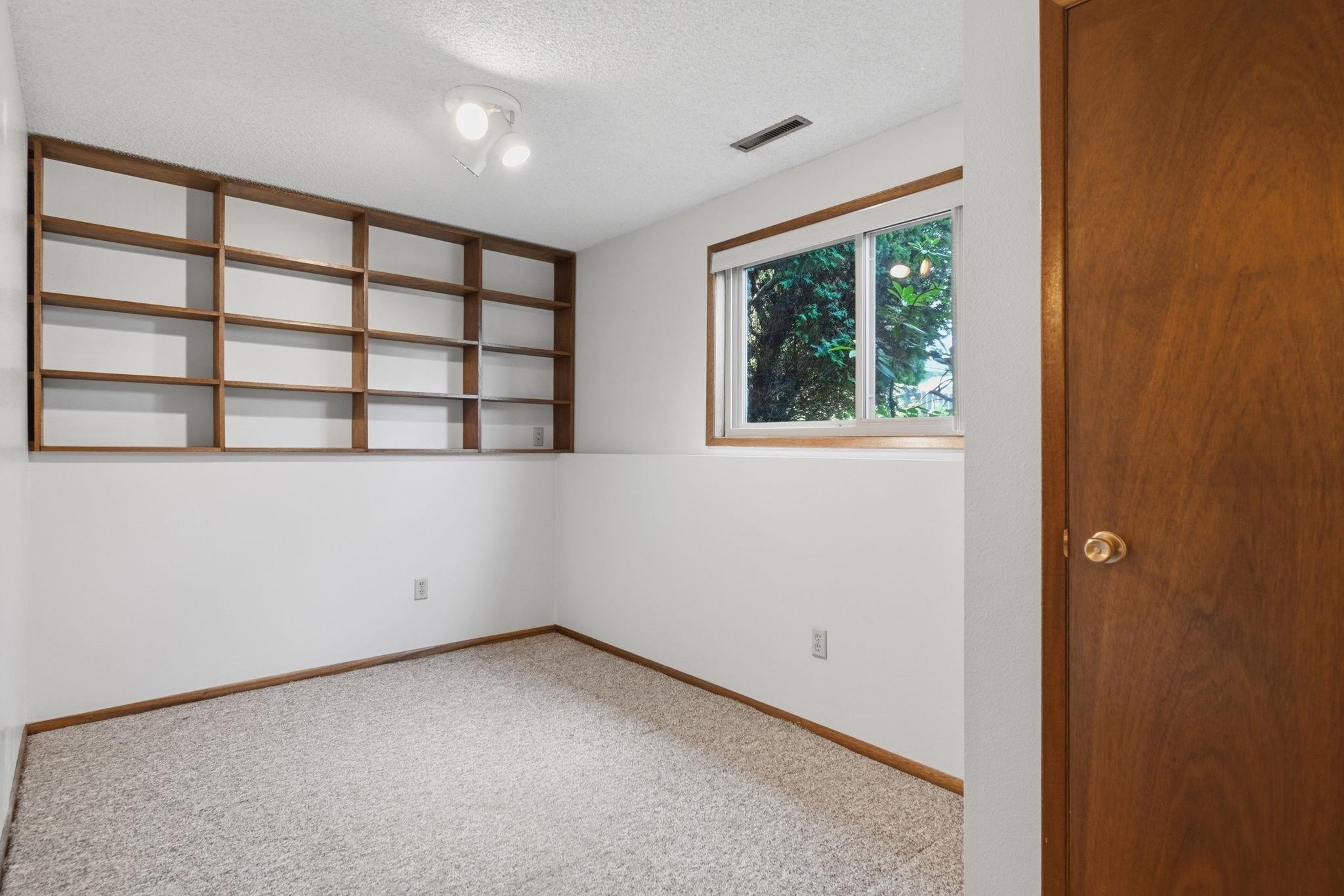 2306 E 37th Ave - Photo 27