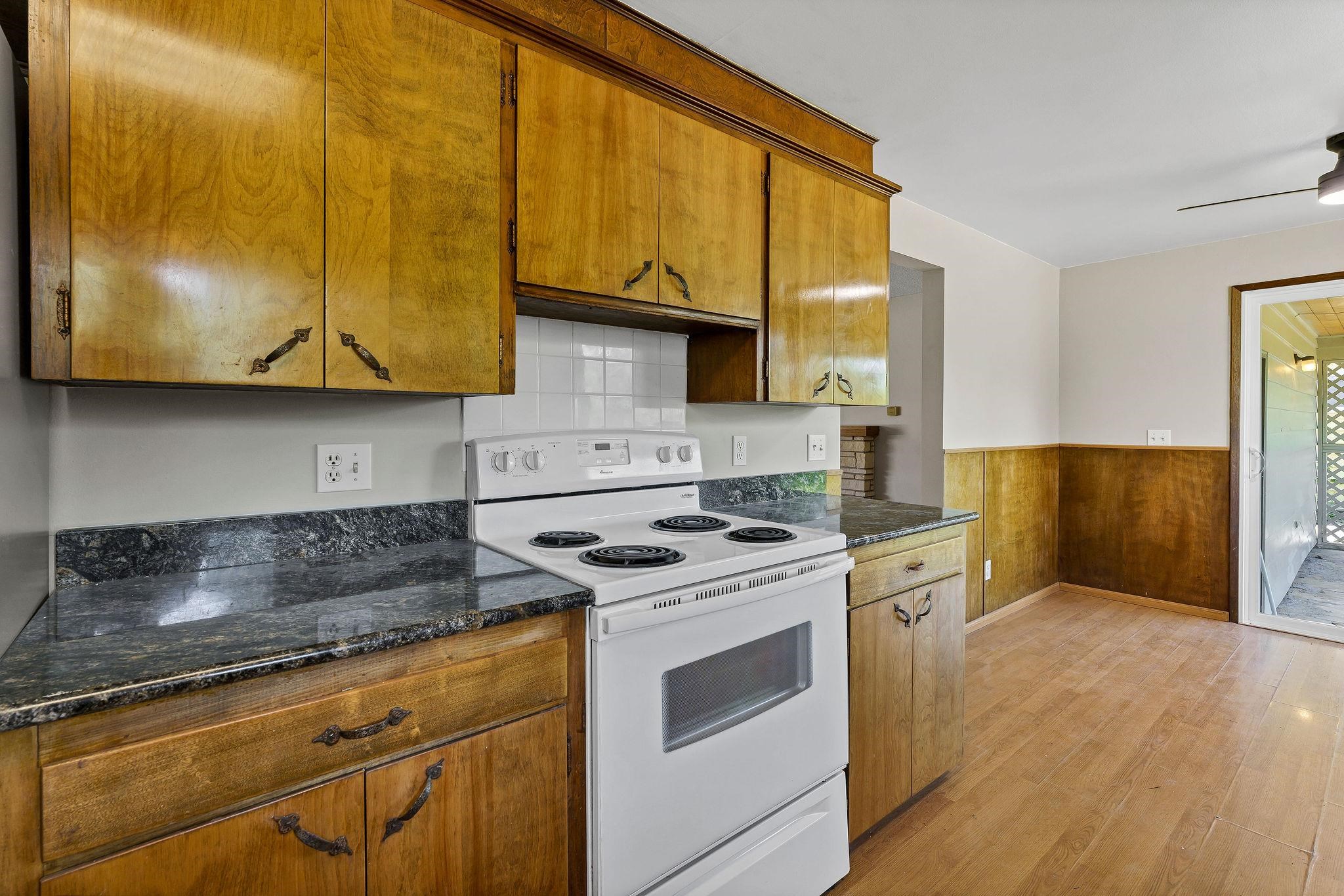 11807 E 16th Ave - Photo 11