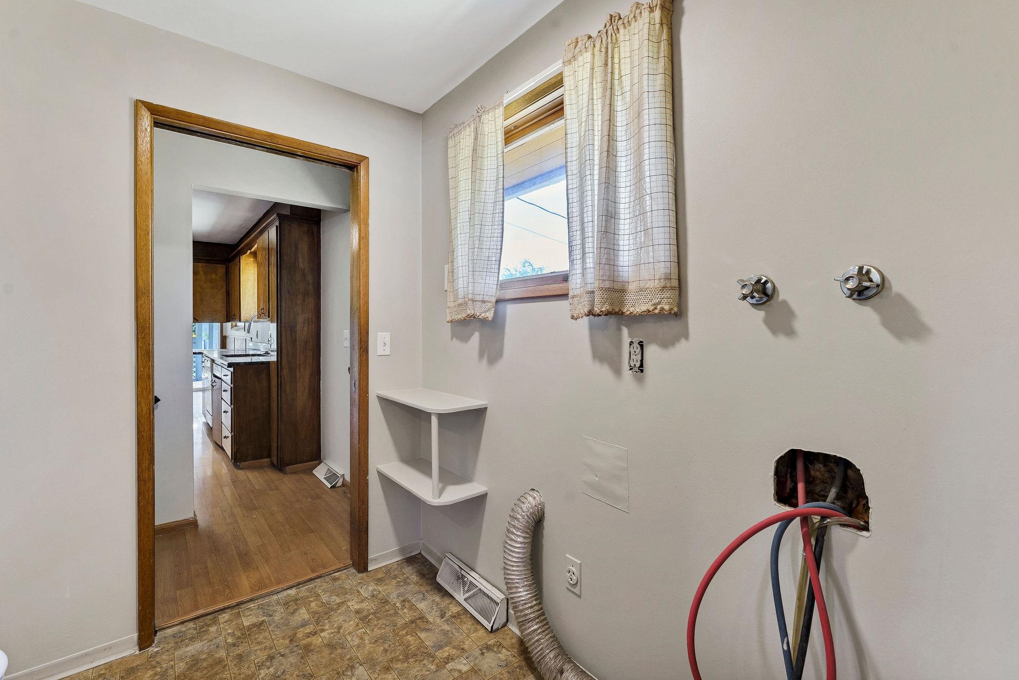 11807 E 16th Ave - Photo 13