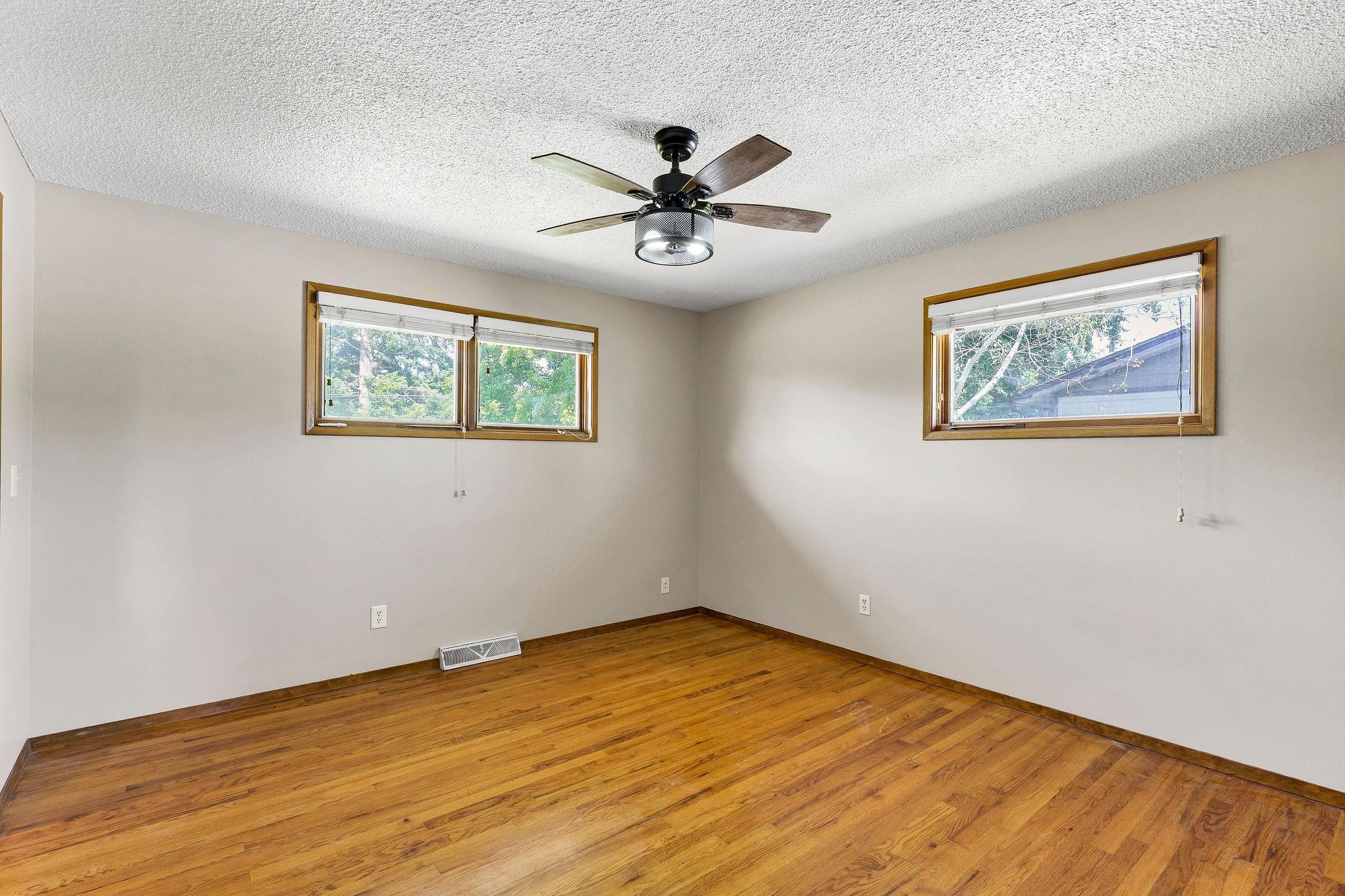 11807 E 16th Ave - Photo 16