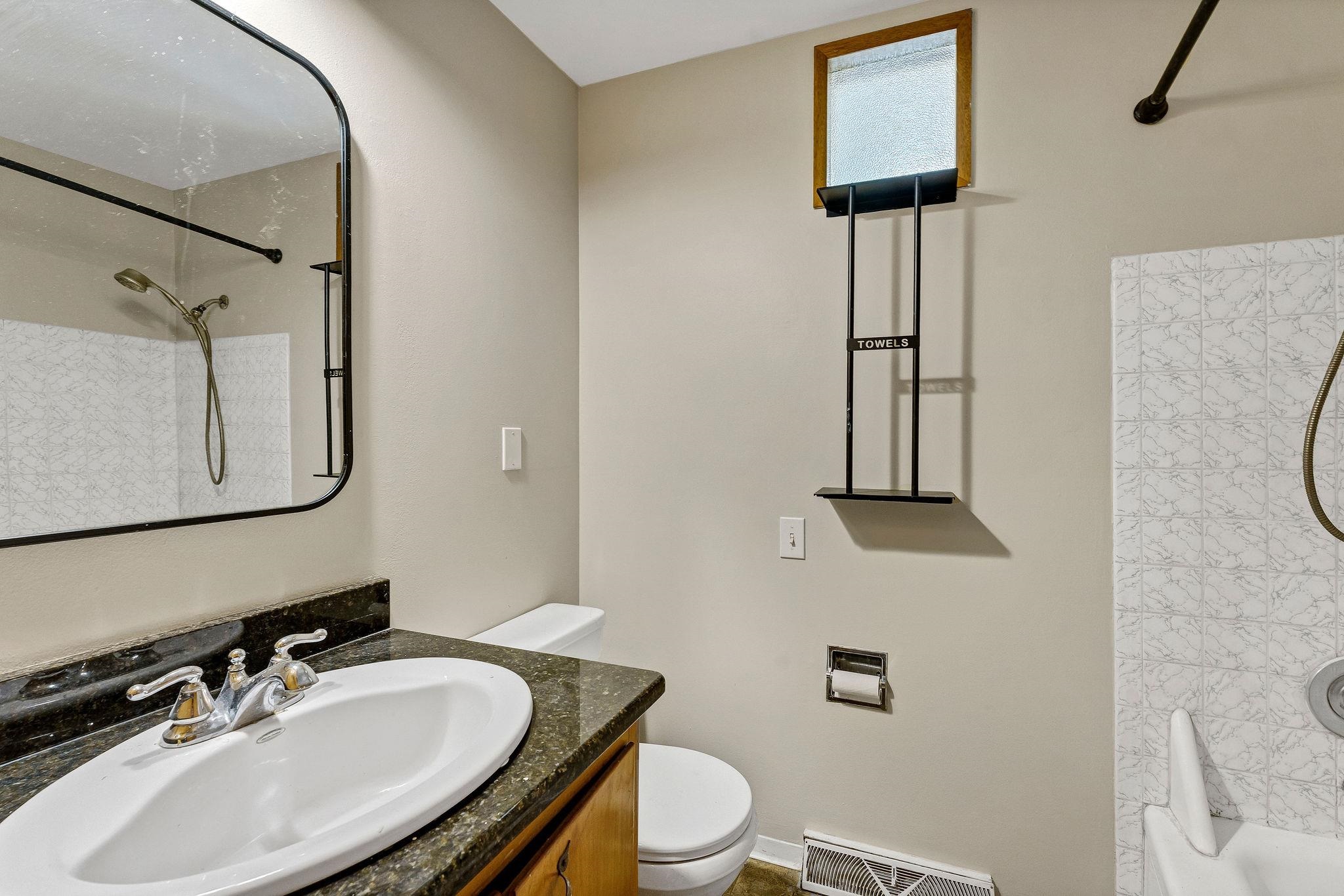 11807 E 16th Ave - Photo 19
