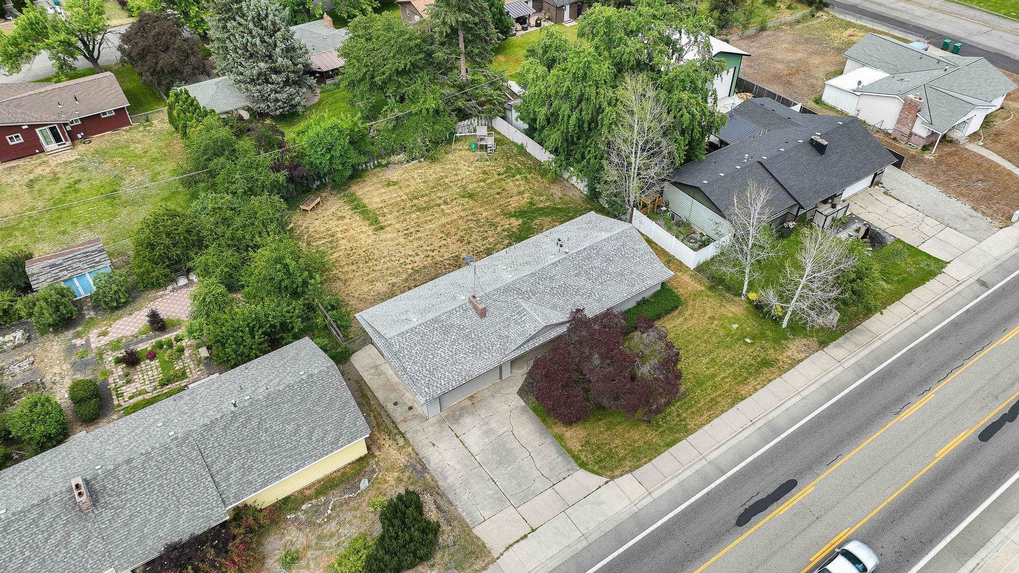11807 E 16th Ave - Photo 33