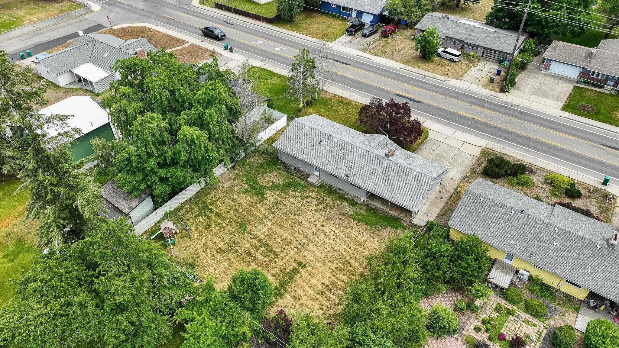 11807 E 16th Ave - Photo 34
