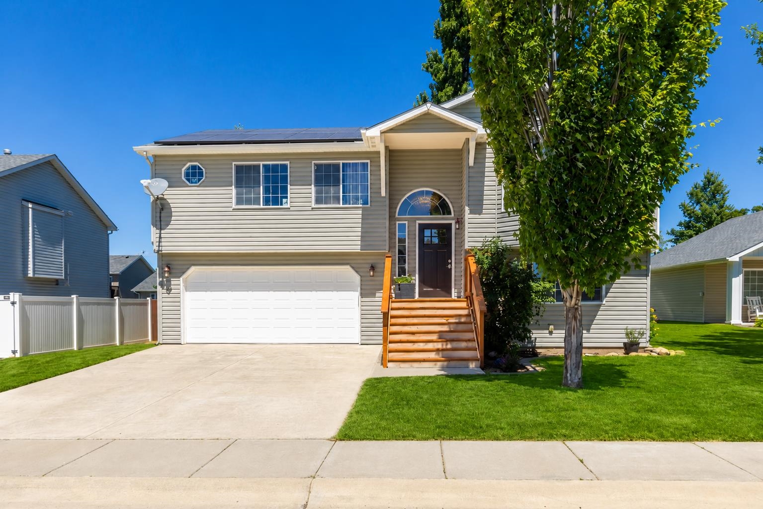727 E Carrie Dr - Photo 3