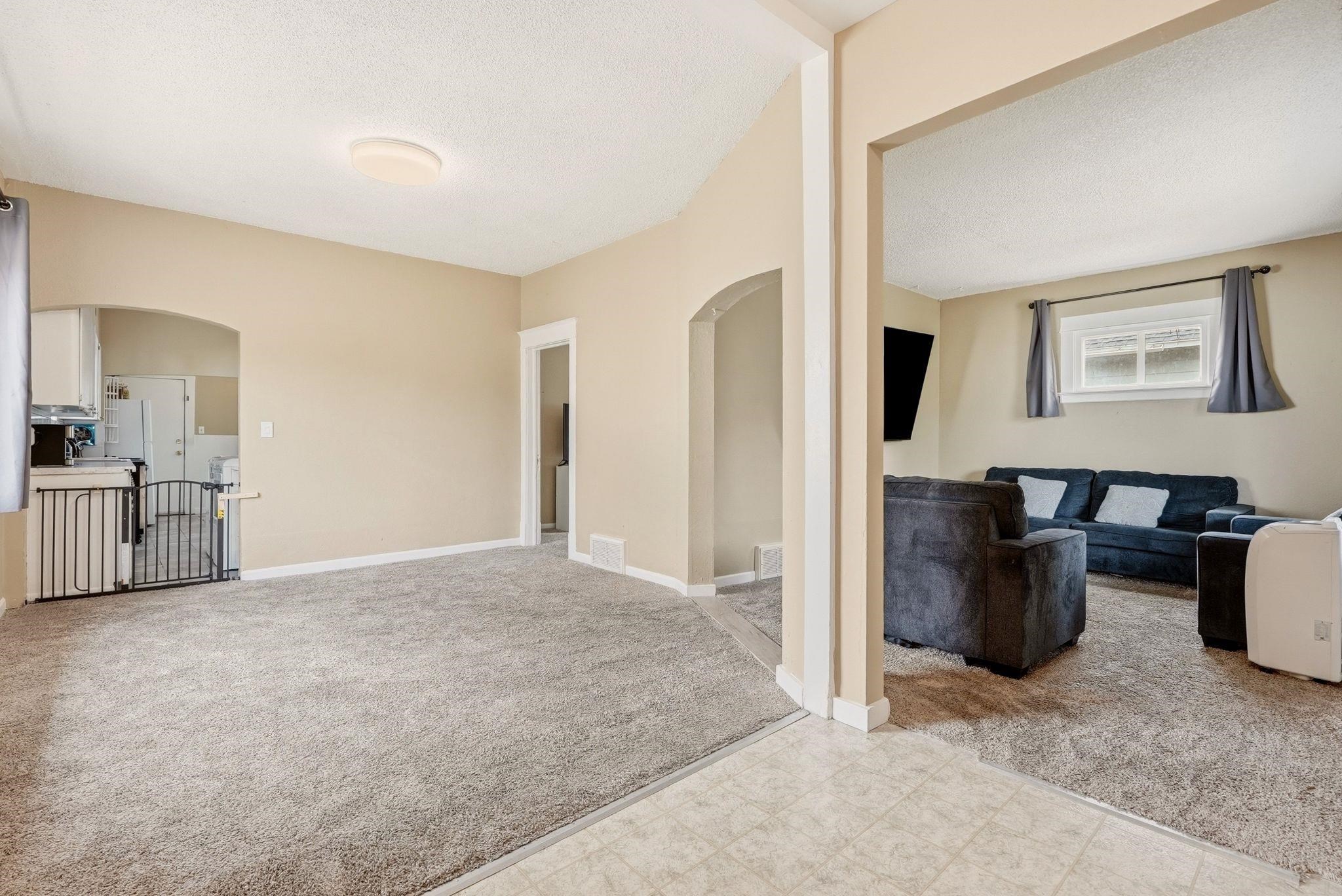 221 W Carlisle St - Photo 4