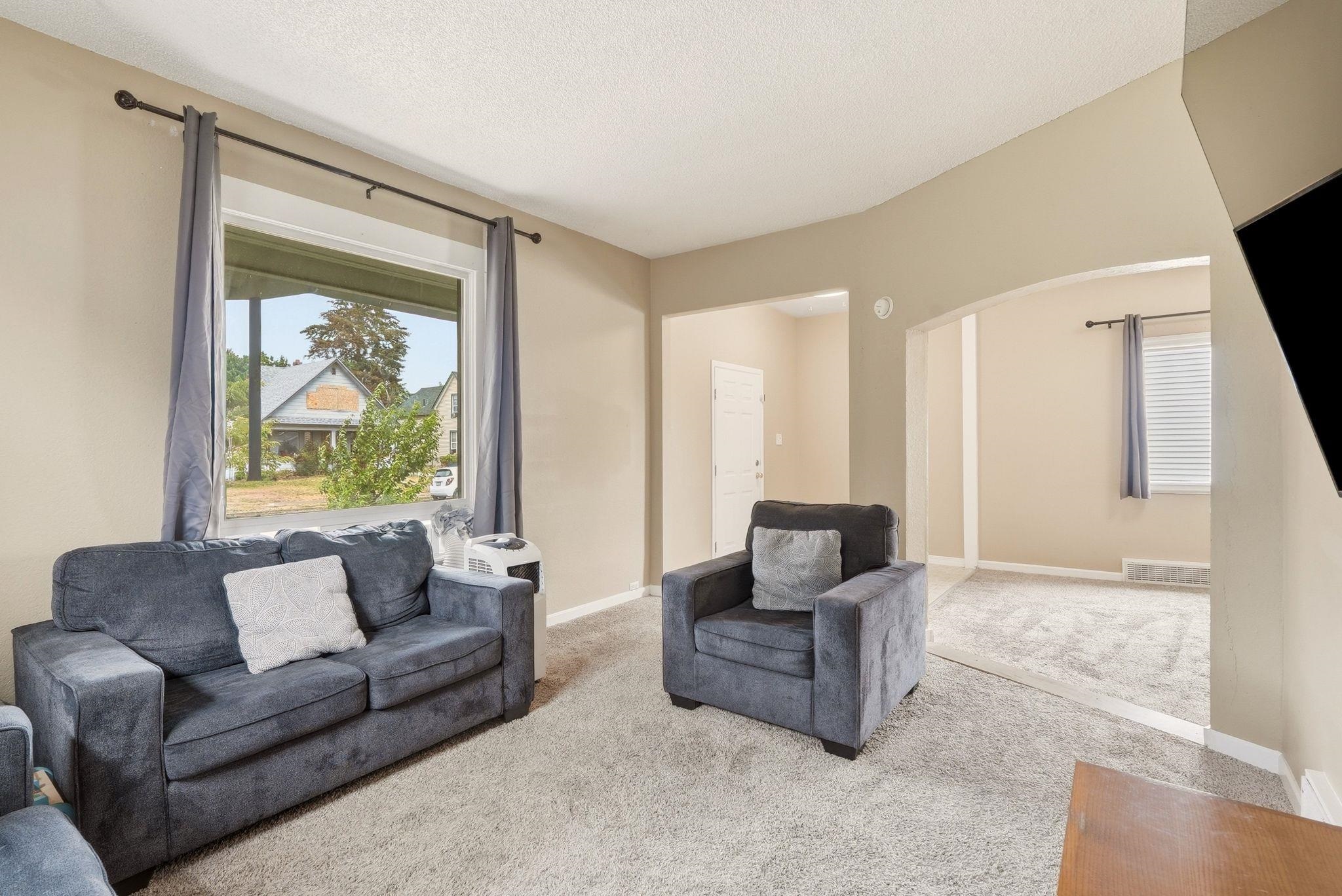 221 W Carlisle St - Photo 5