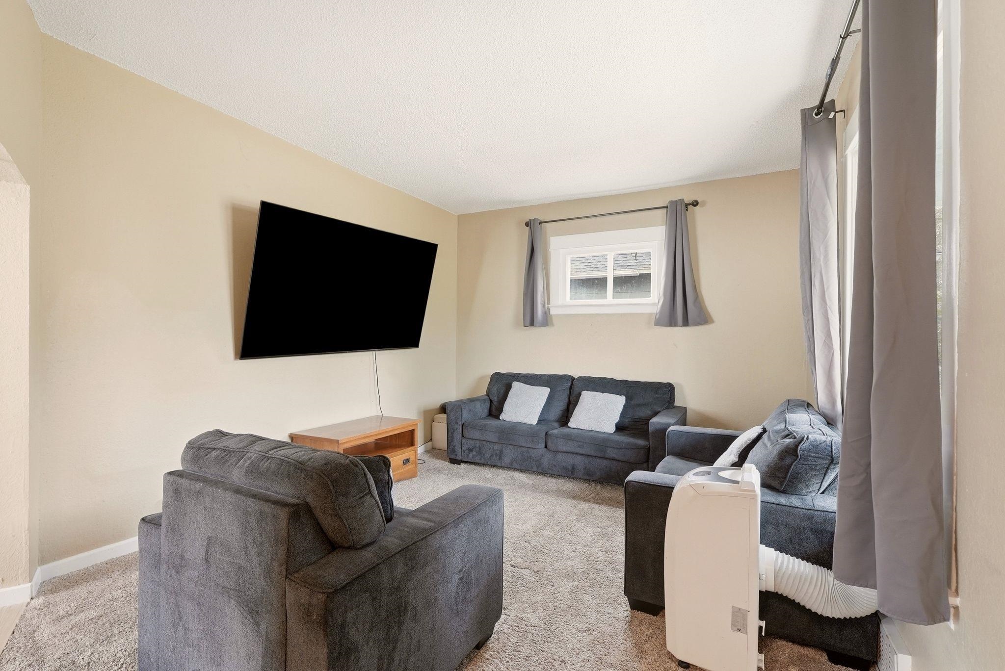 221 W Carlisle St - Photo 6