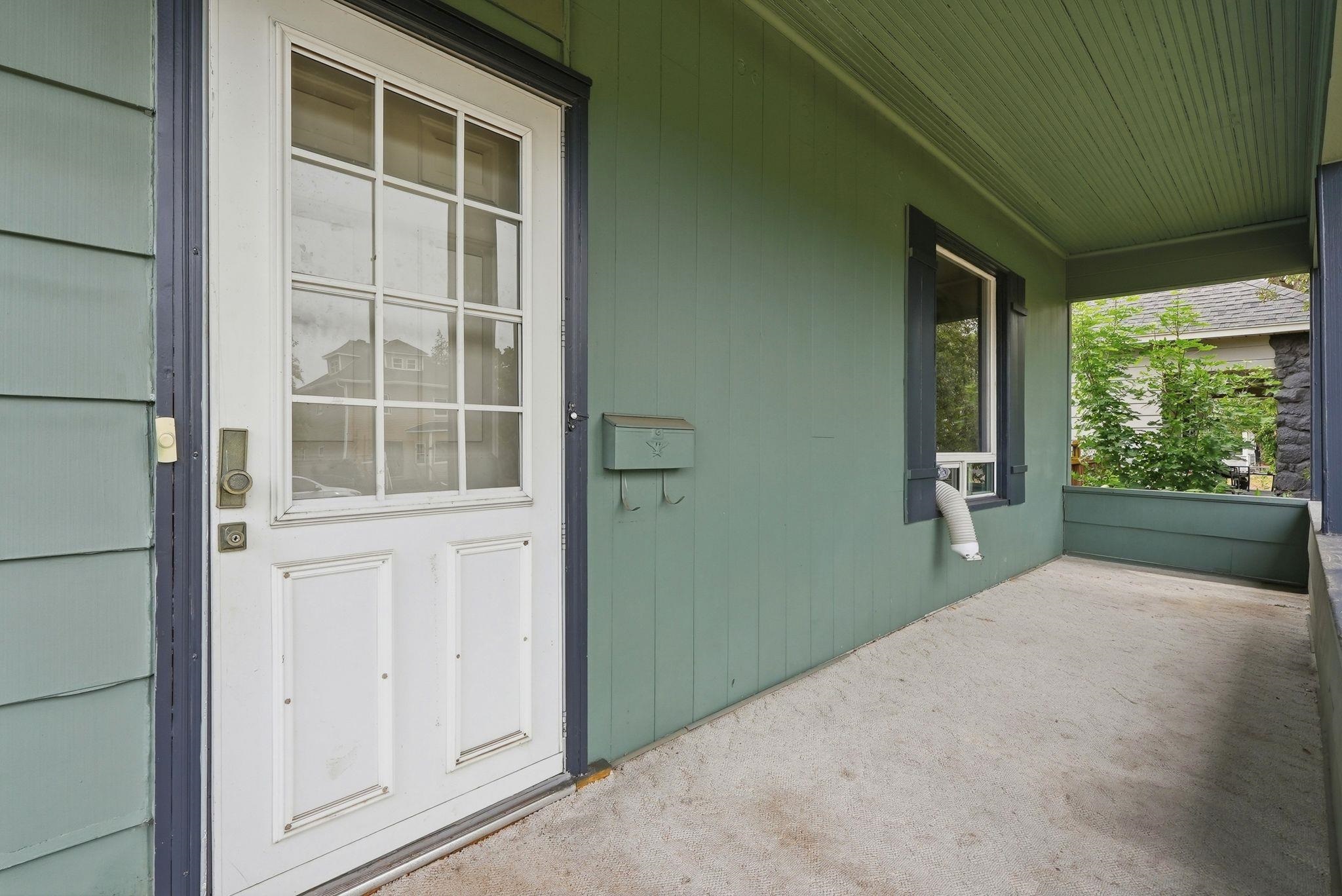 221 W Carlisle St - Photo 3