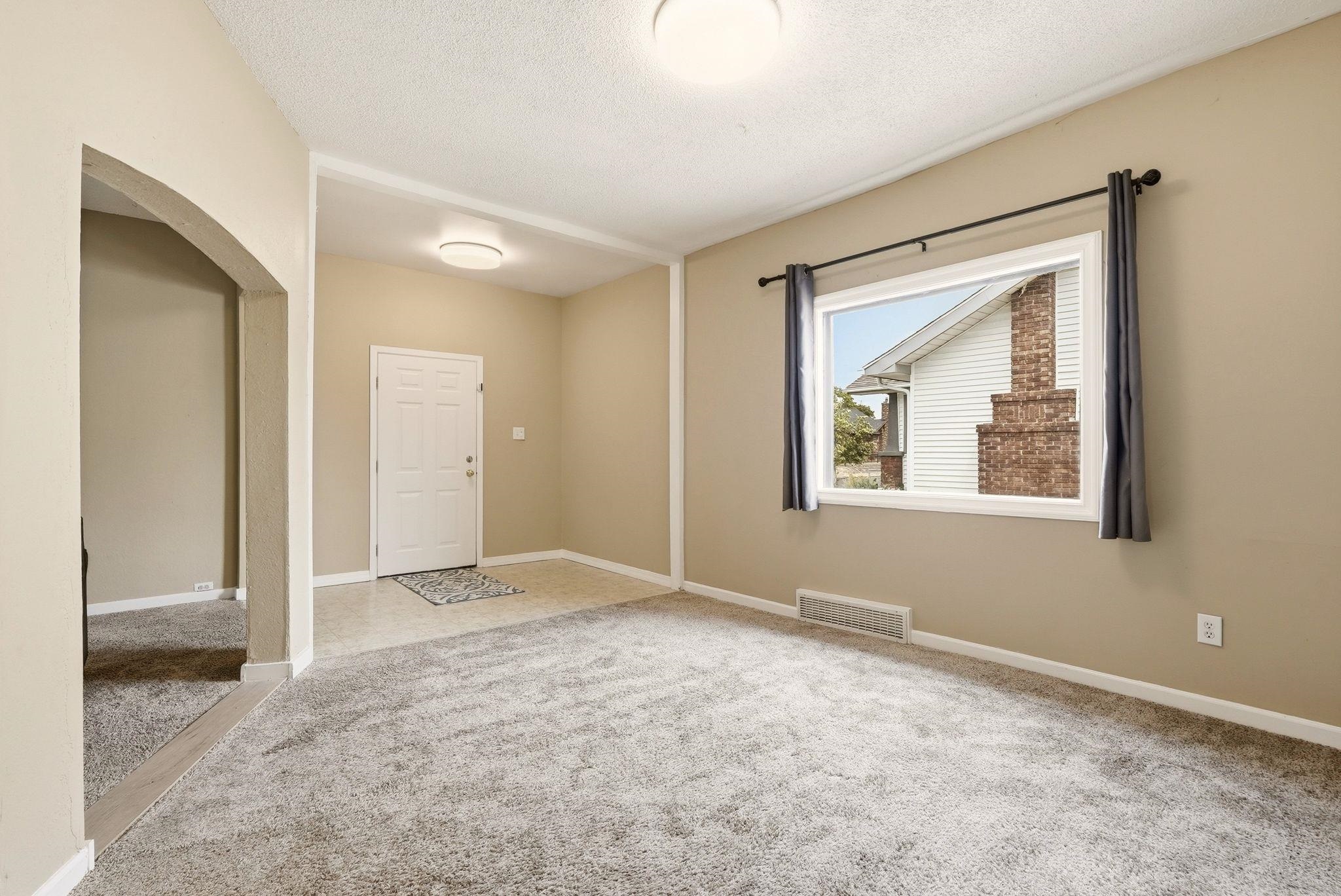 221 W Carlisle St - Photo 17