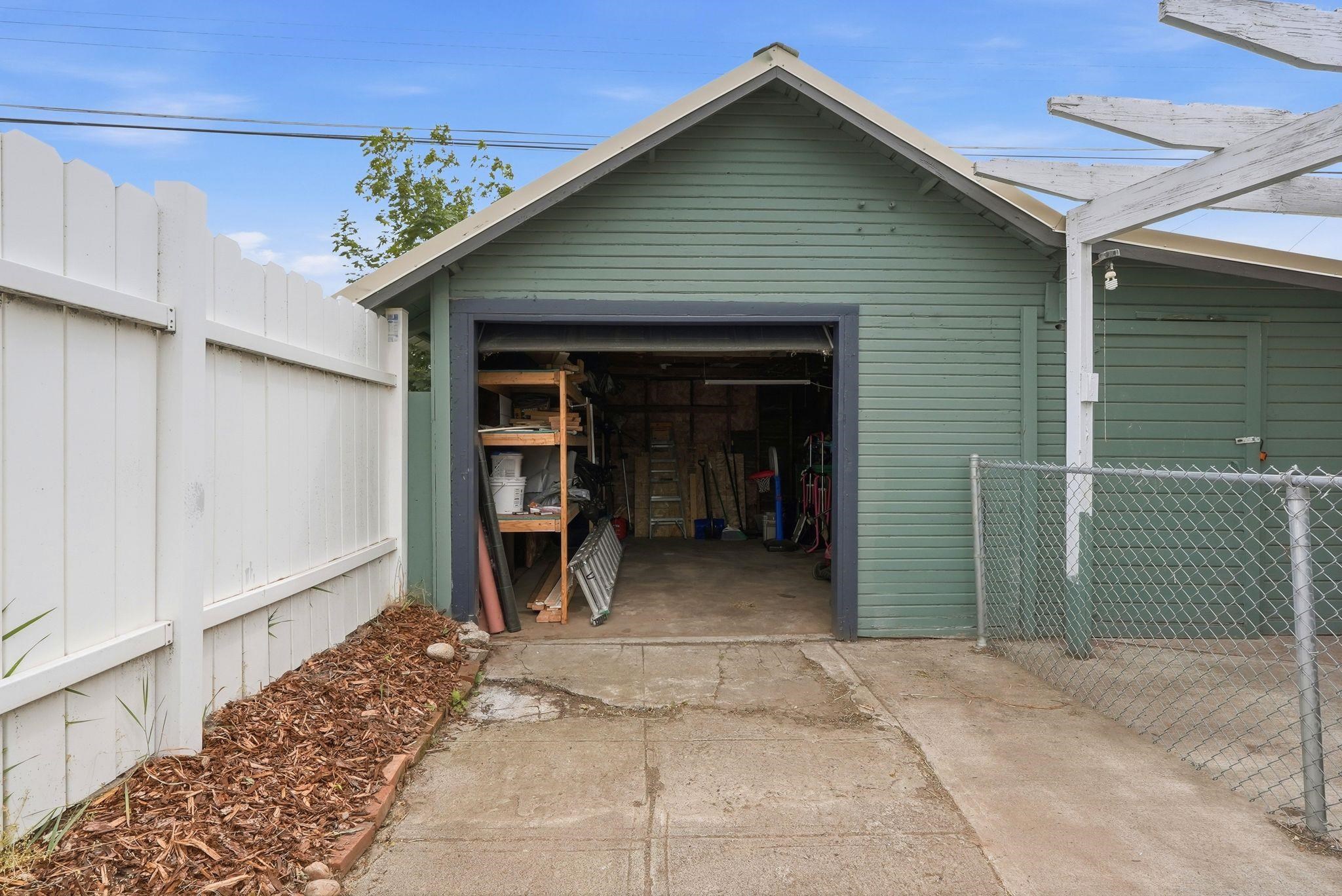 221 W Carlisle St - Photo 26