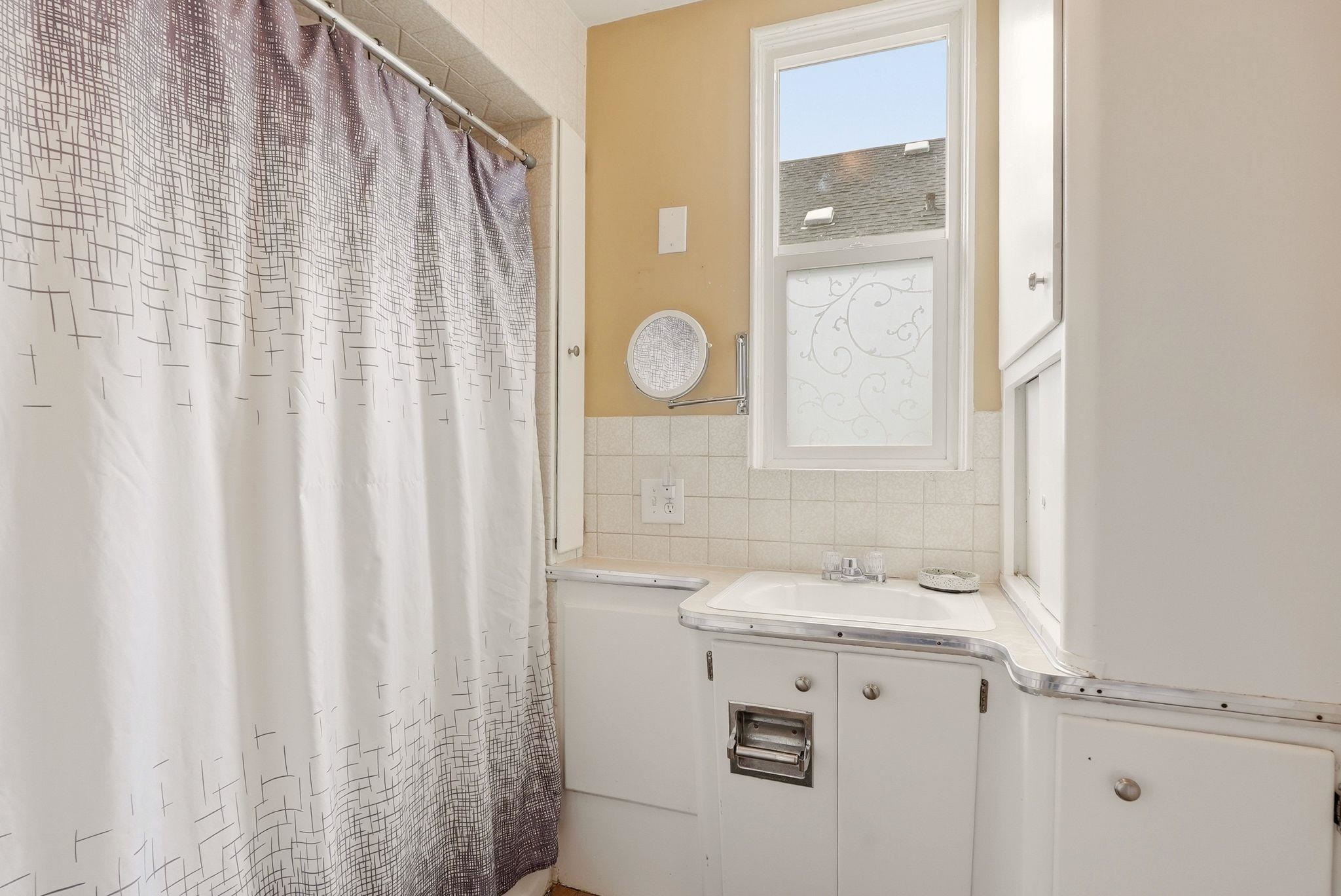 221 W Carlisle St - Photo 24