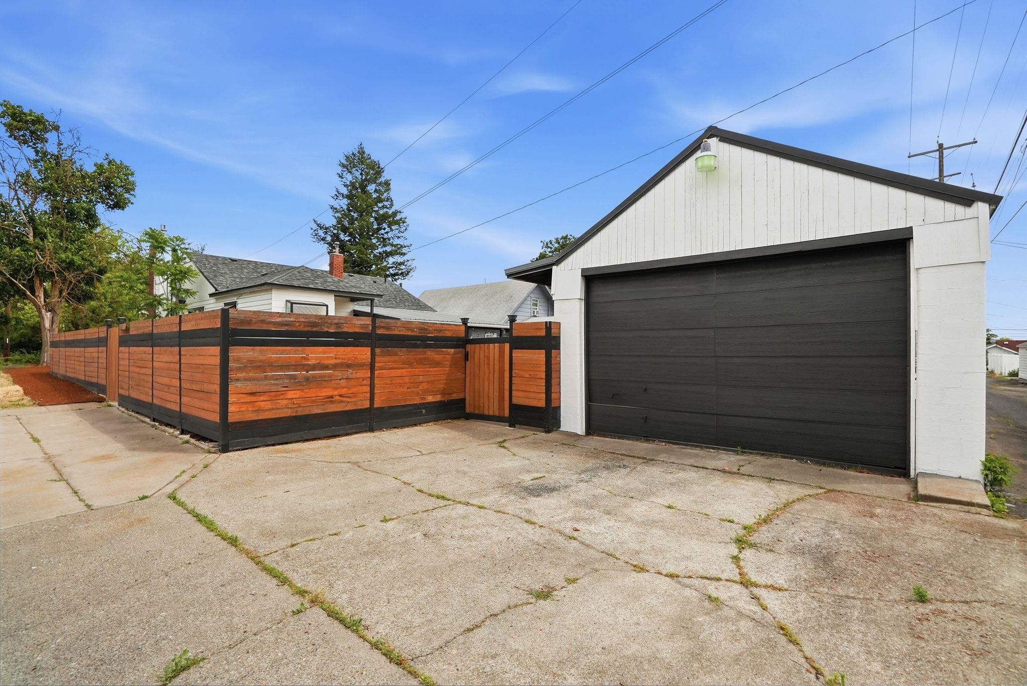 4227 N Post St - Photo 2