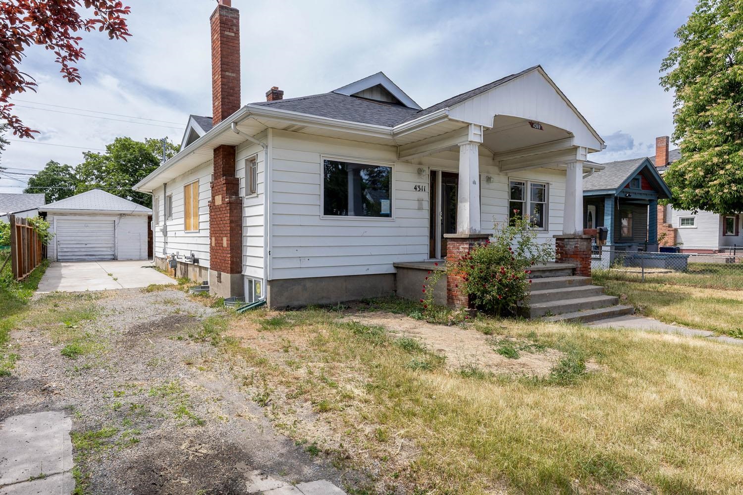 4311 N Lincoln St - Photo 2